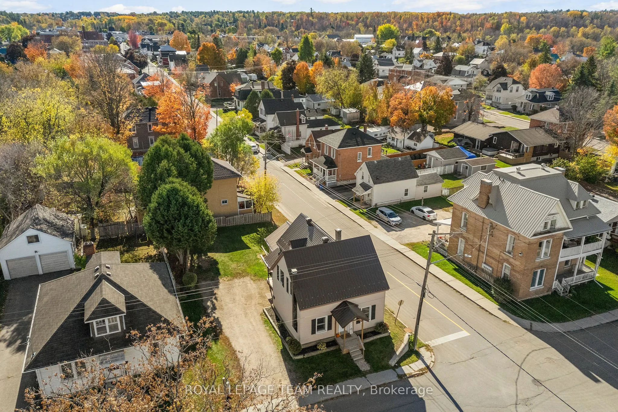 145 Munroe Avenue W