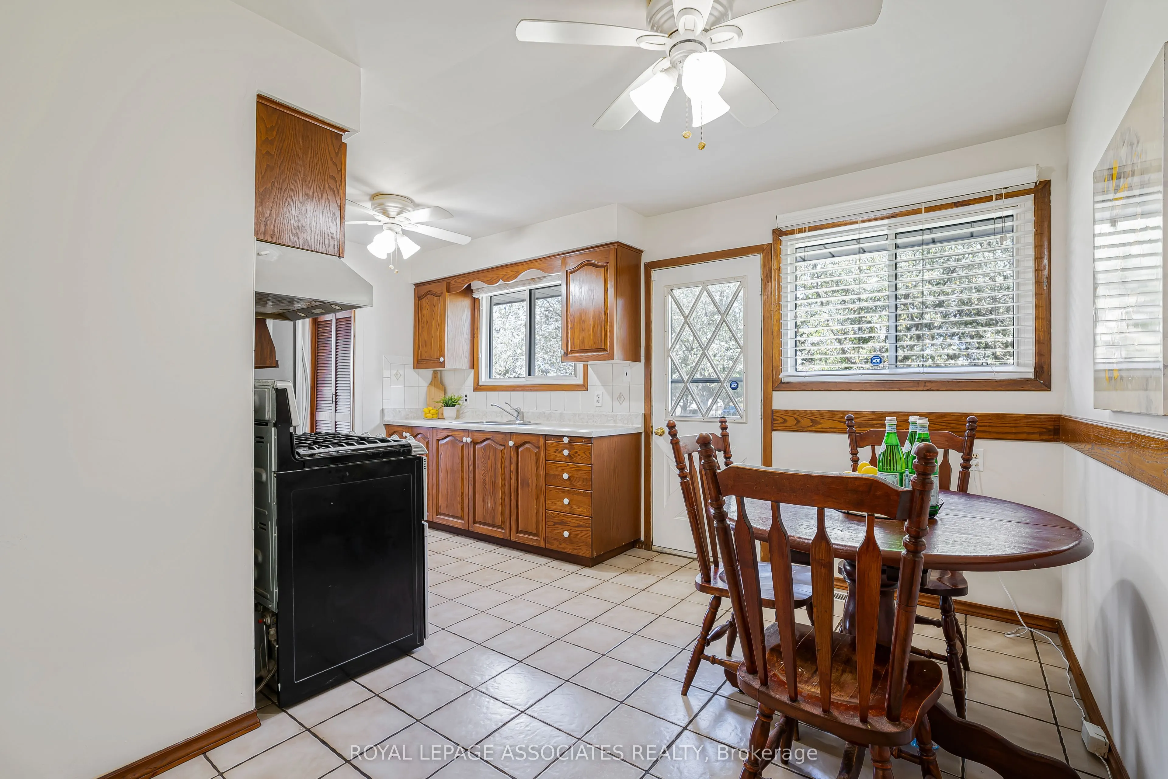 2371 Hendershot Road