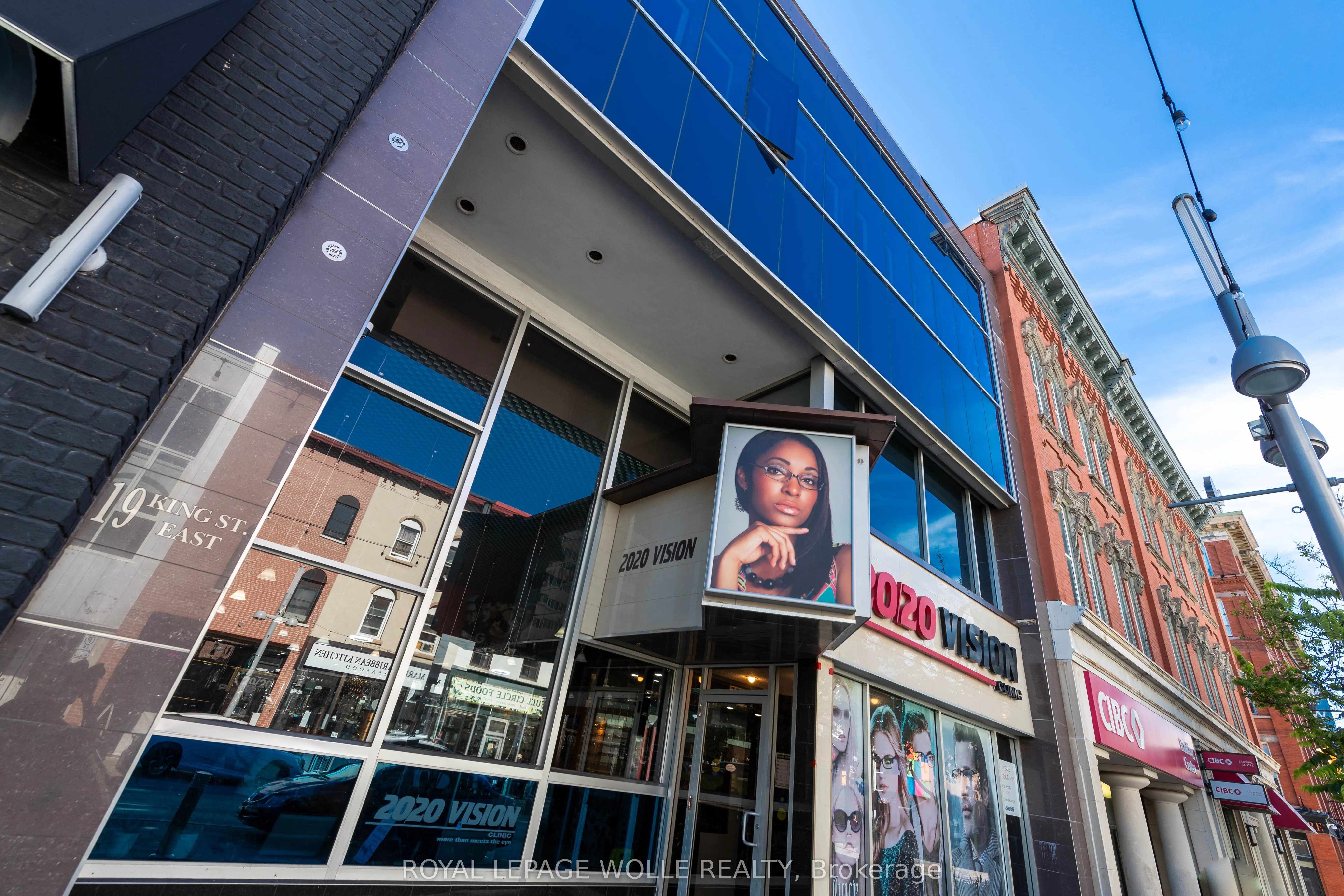 19 King Street E