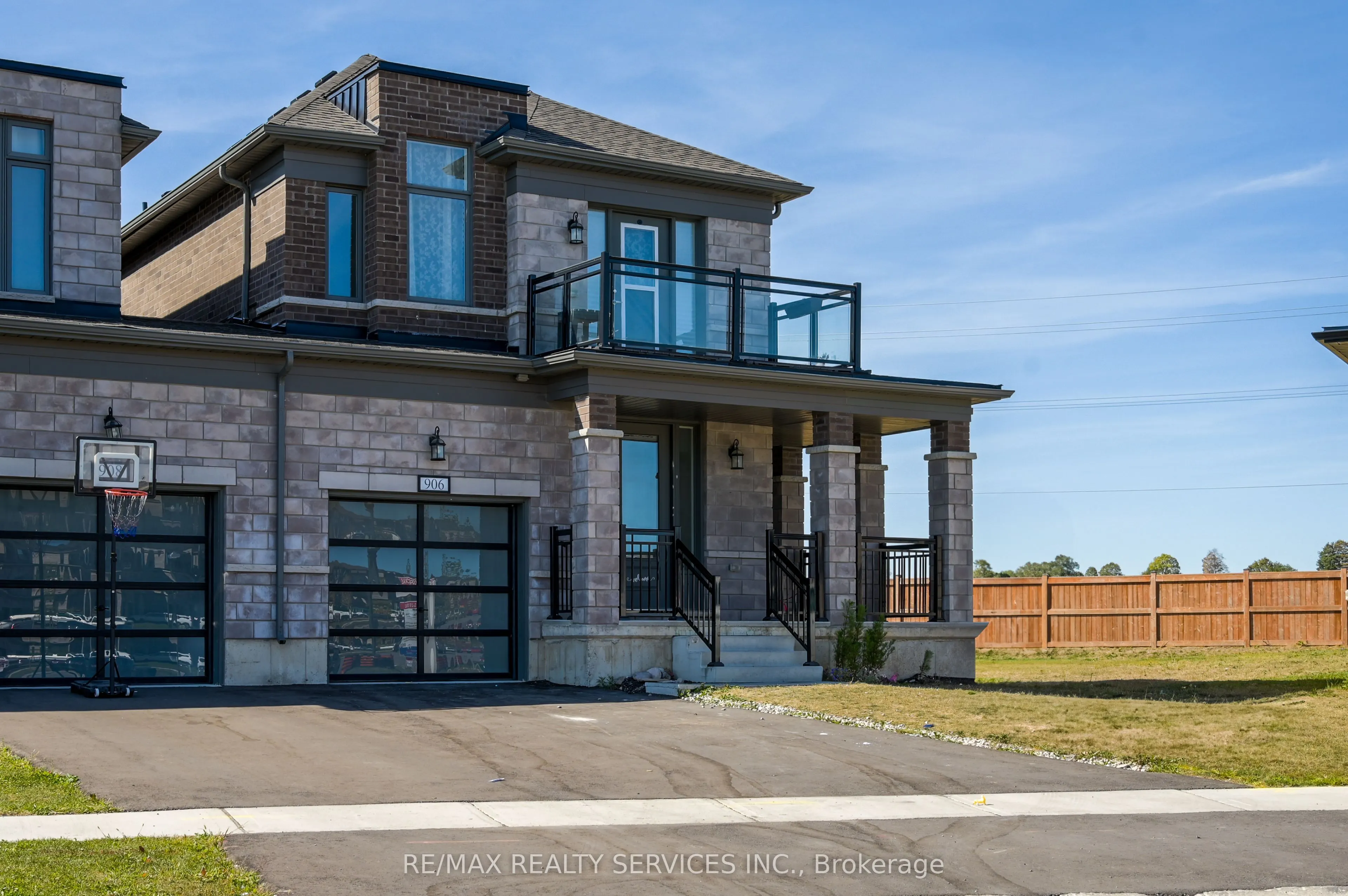 906 Sobeski Avenue