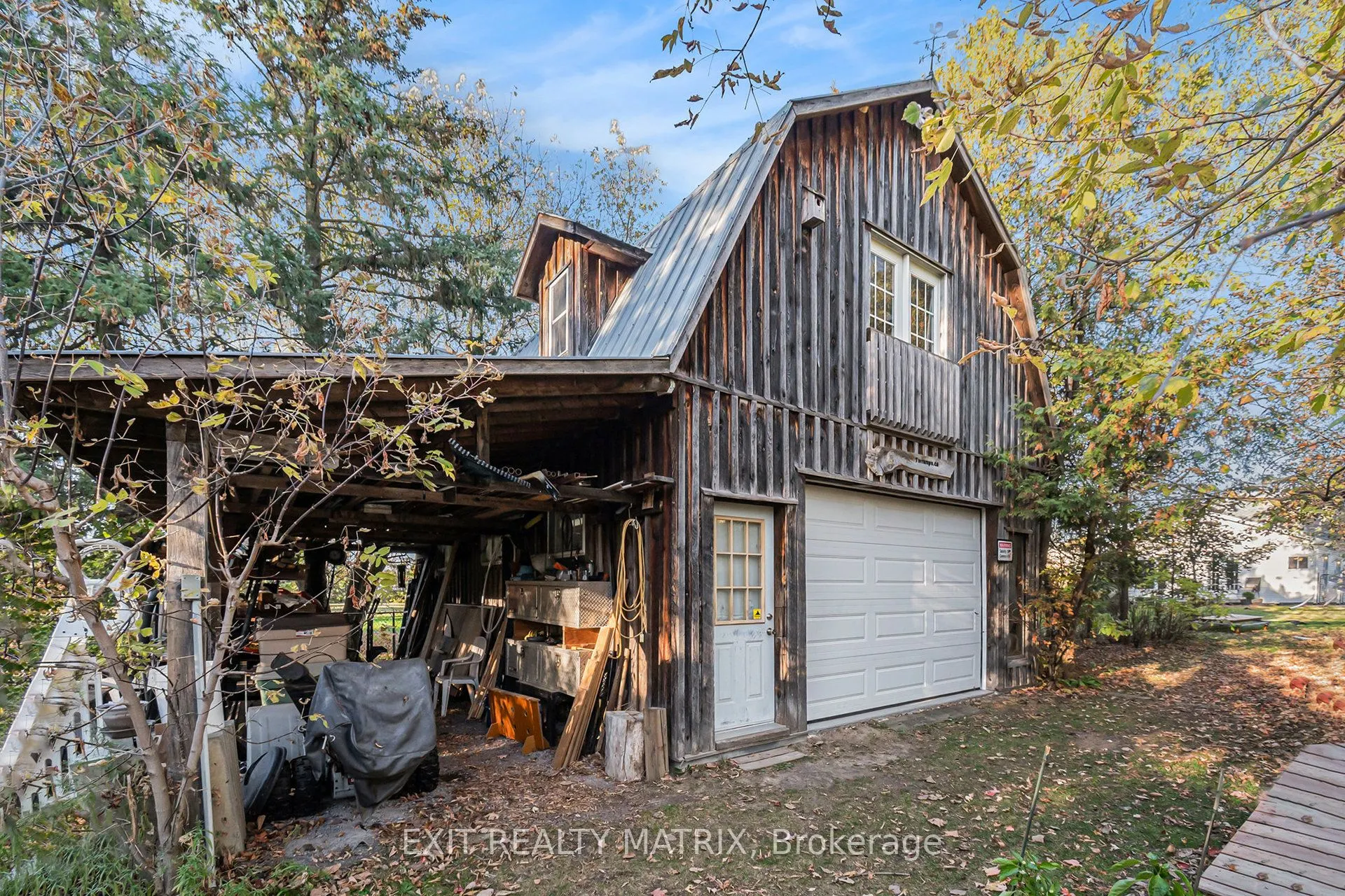 3498 Sarsfield Road