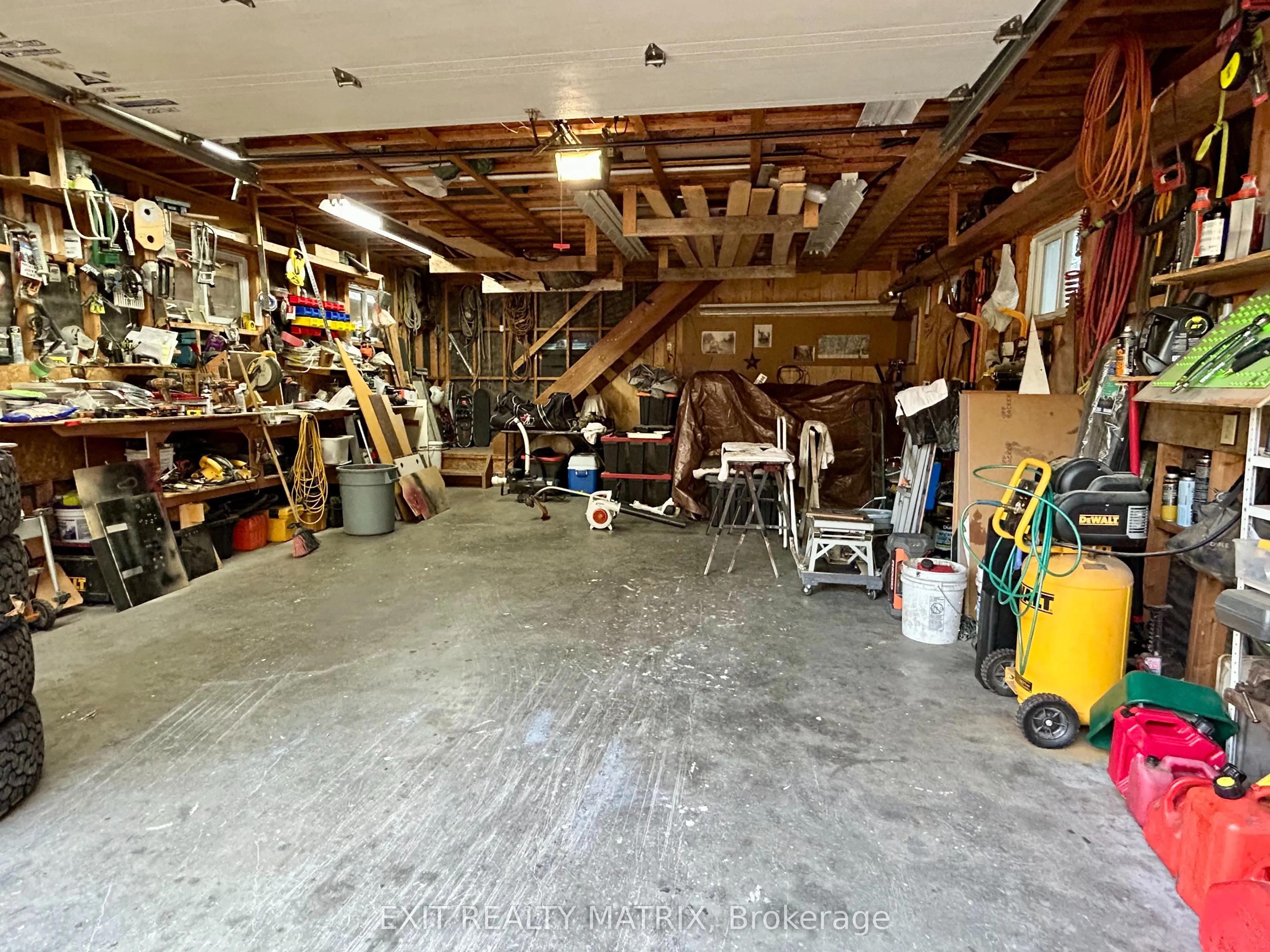3498 Sarsfield Road