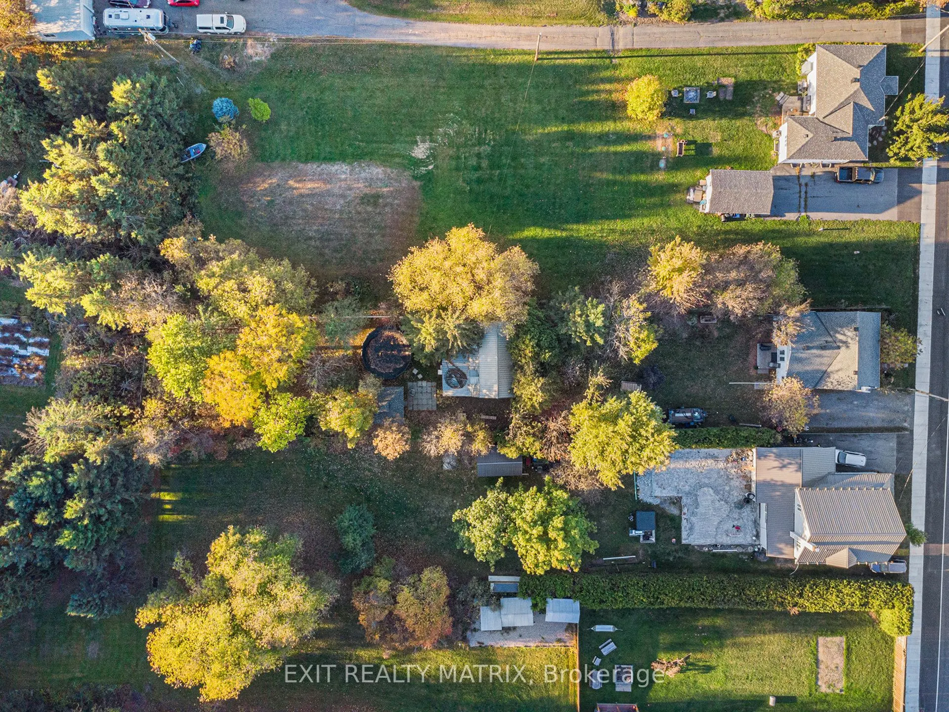 3498 Sarsfield Road