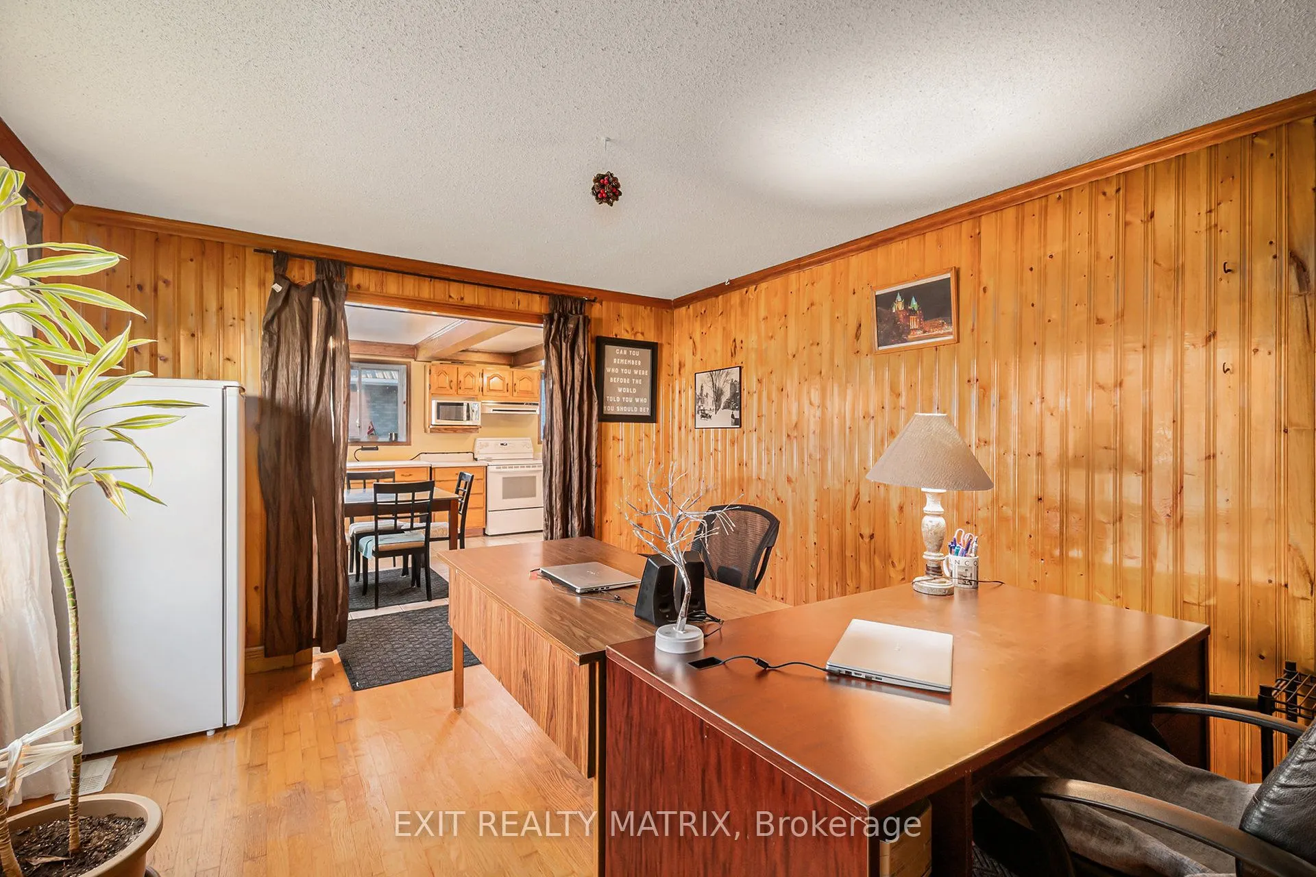 3498 Sarsfield Road