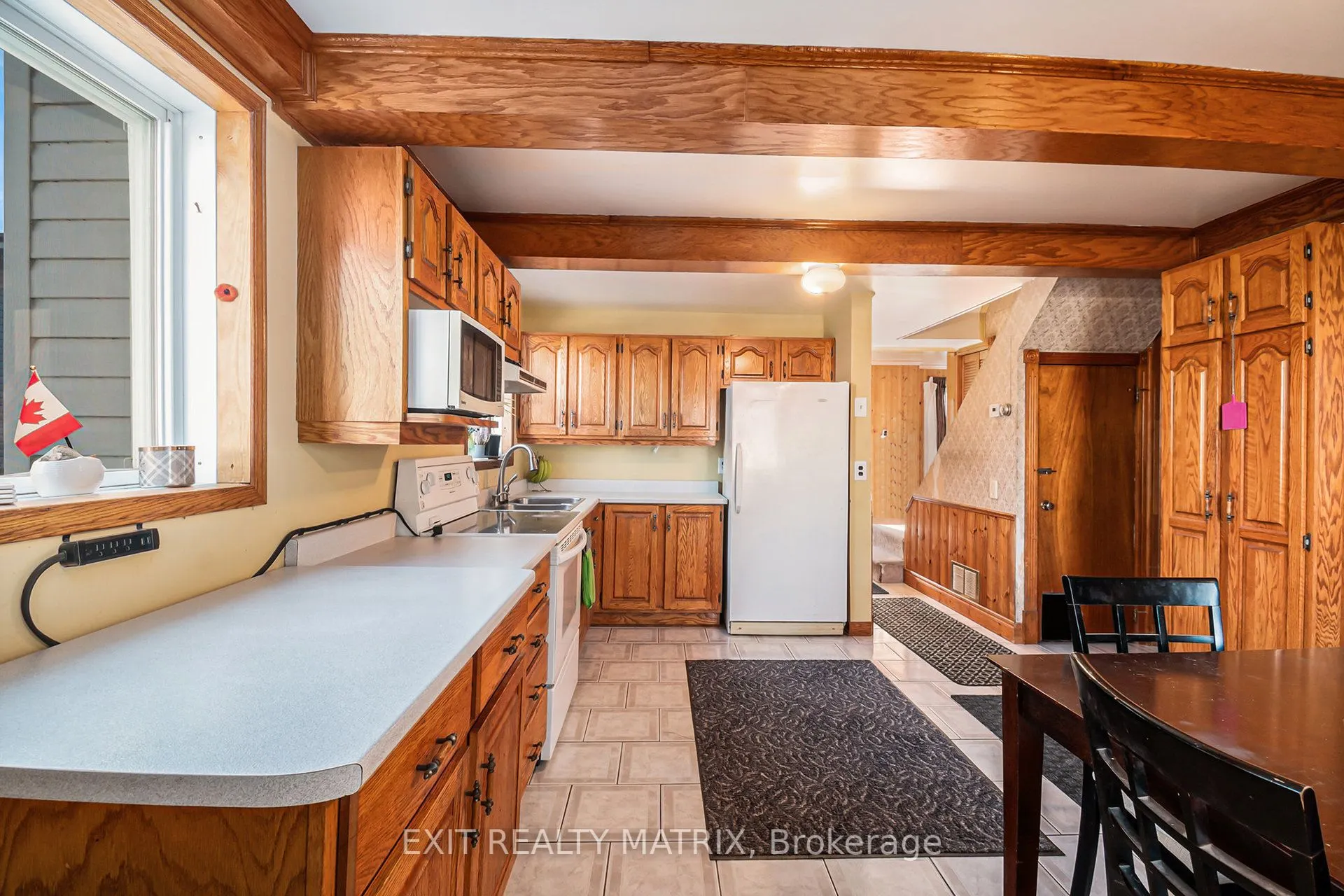 3498 Sarsfield Road