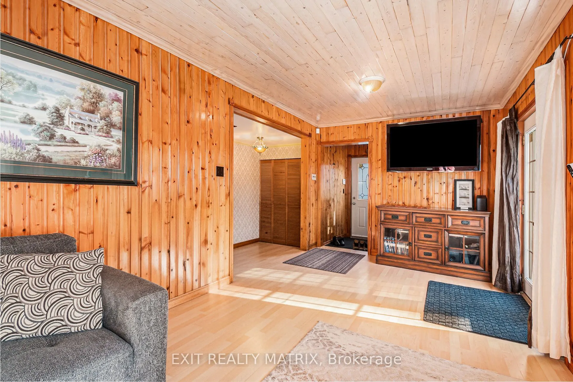 3498 Sarsfield Road