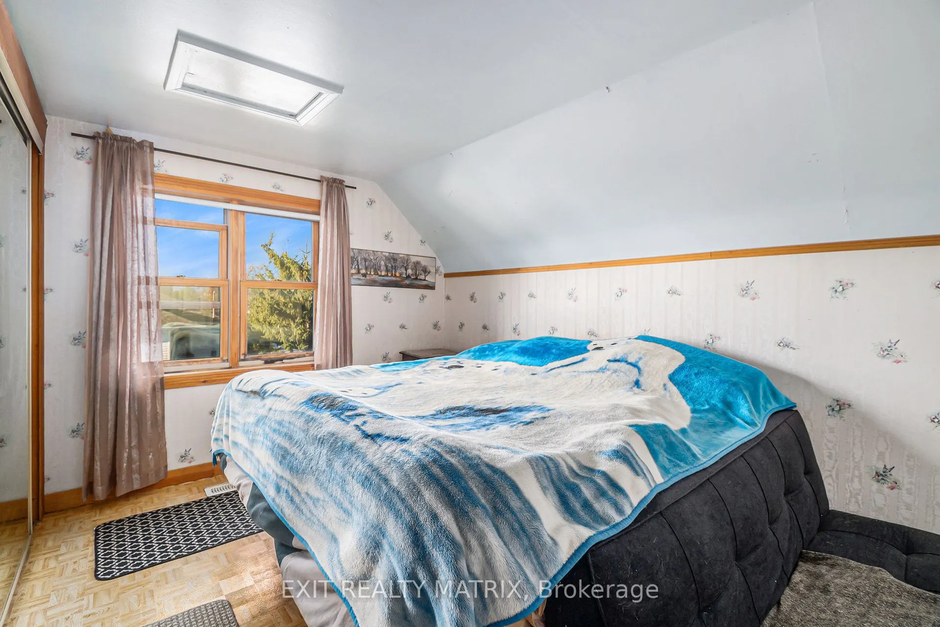 3498 Sarsfield Road