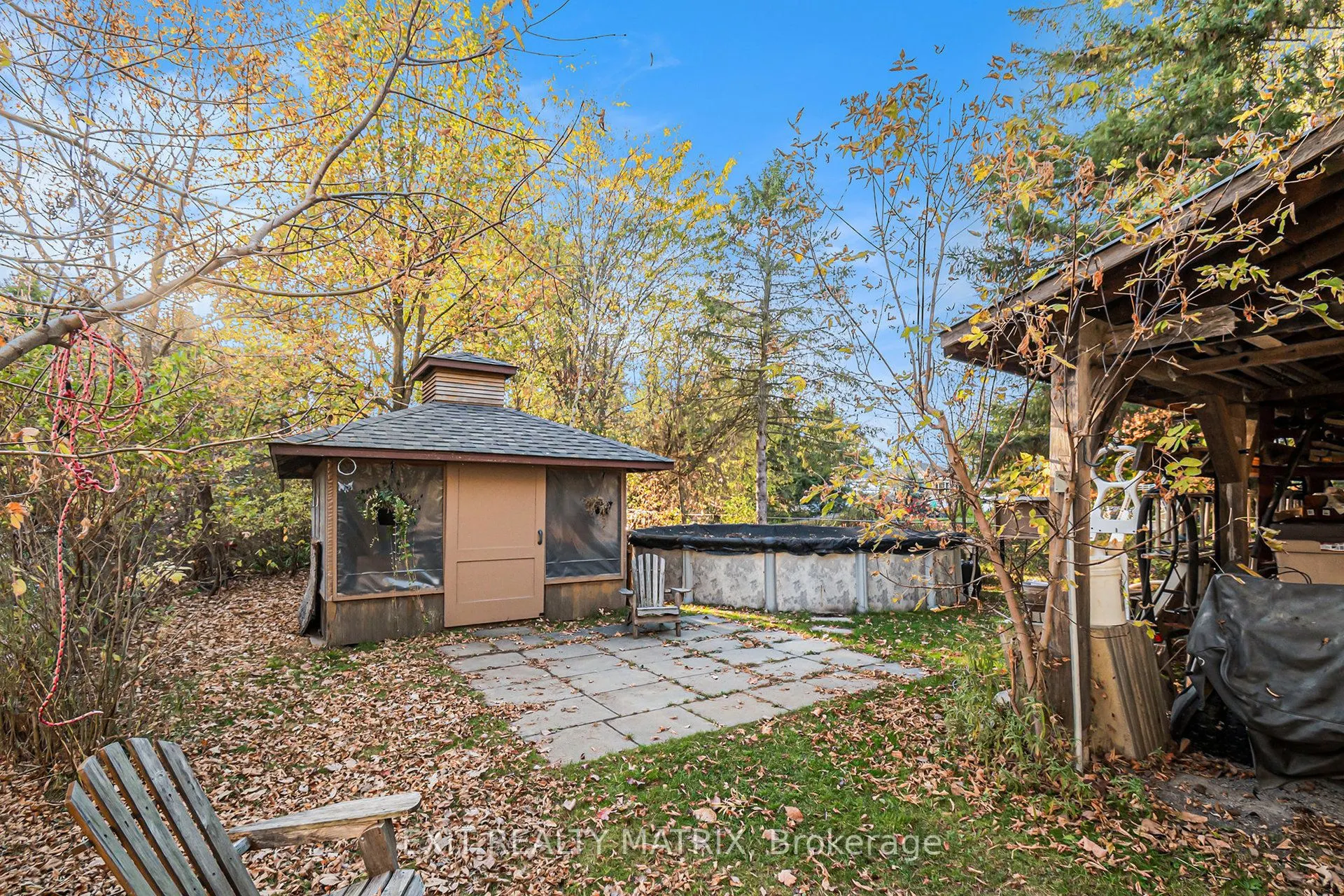 3498 Sarsfield Road