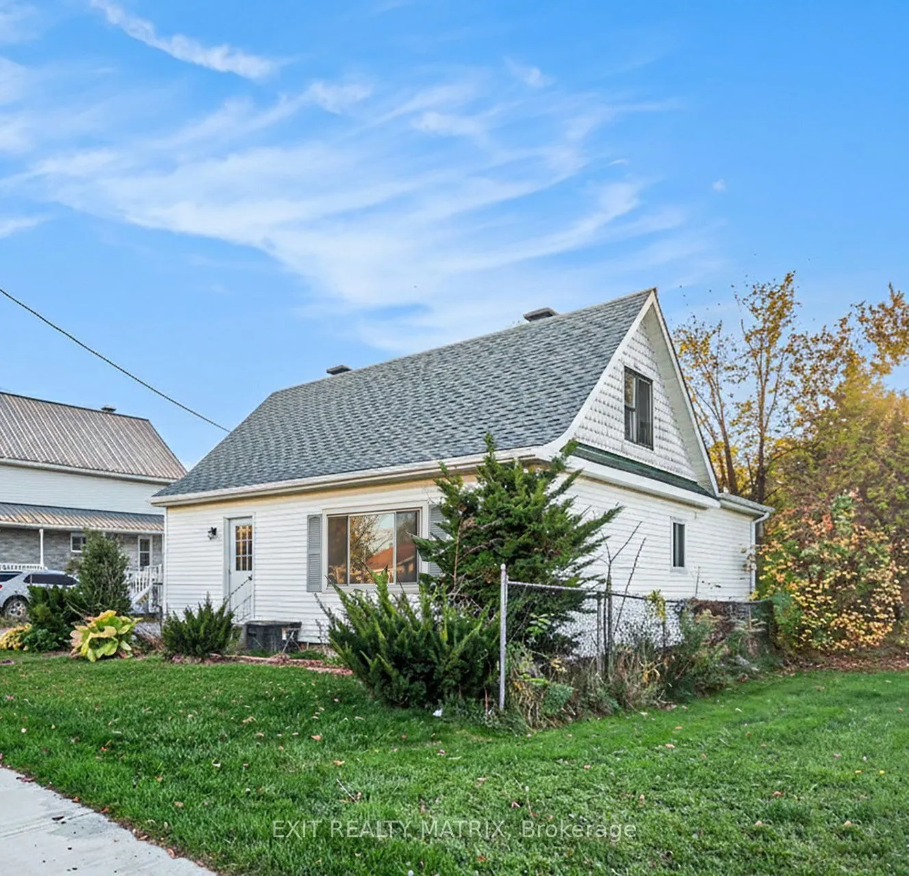 3498 Sarsfield Road