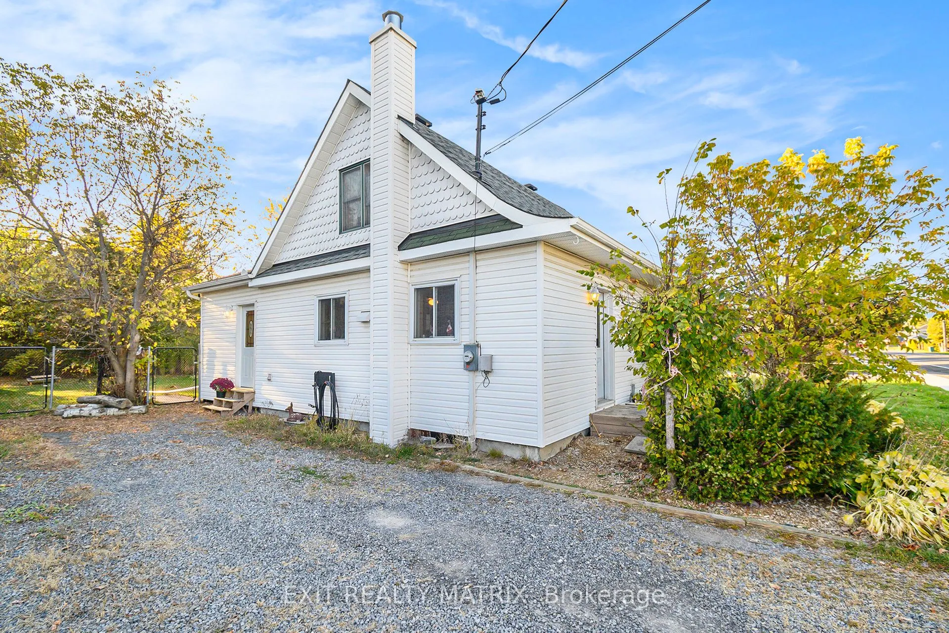 3498 Sarsfield Road