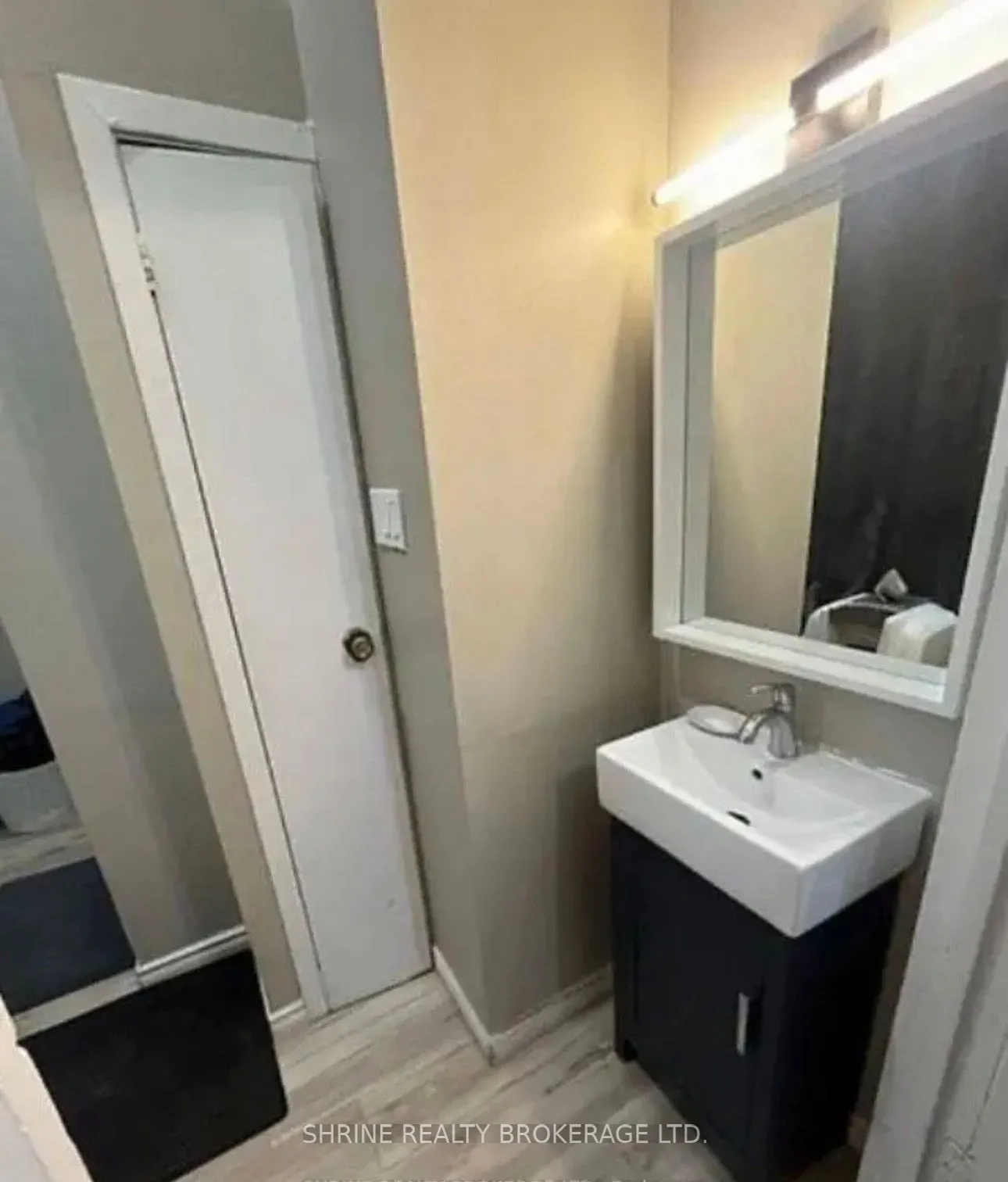 106 Kent Street W, #1
