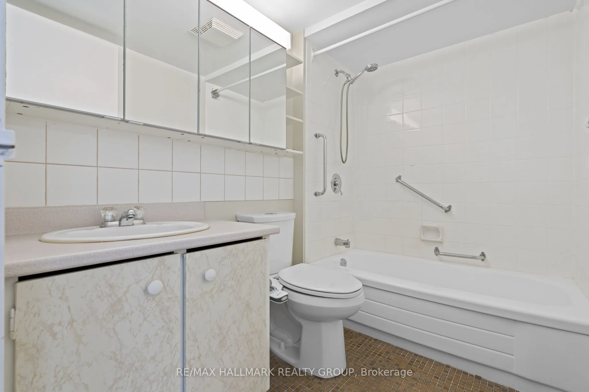 265 Poulin Avenue, #806