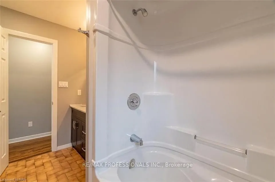 35 Carriage Road, #Upper
