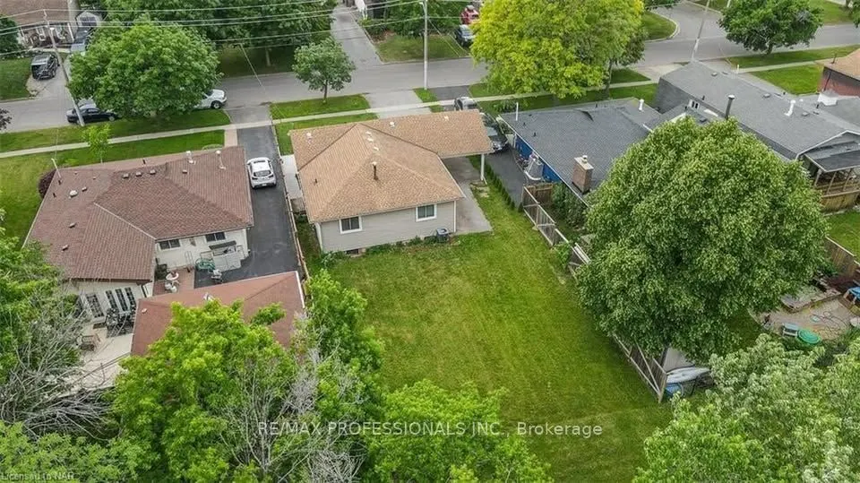 35 Carriage Road, #Upper