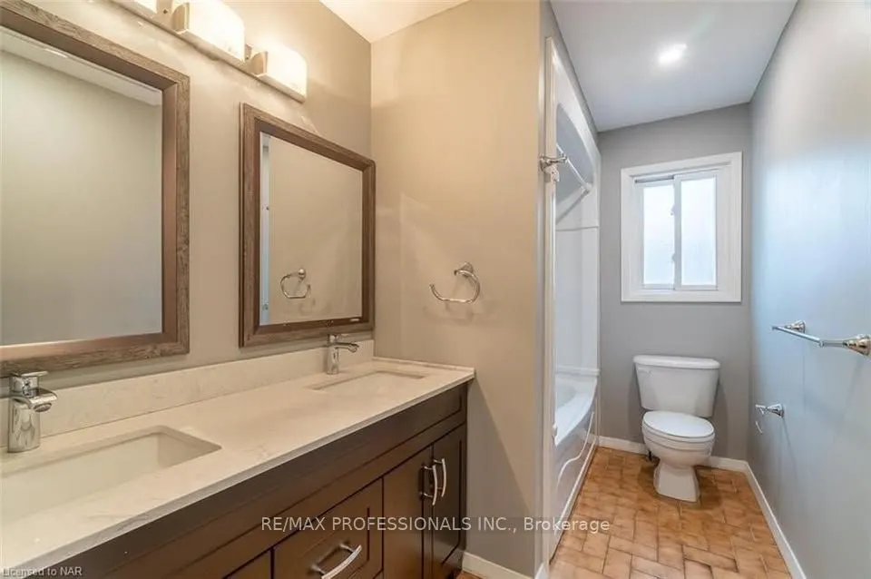 35 Carriage Road, #Upper