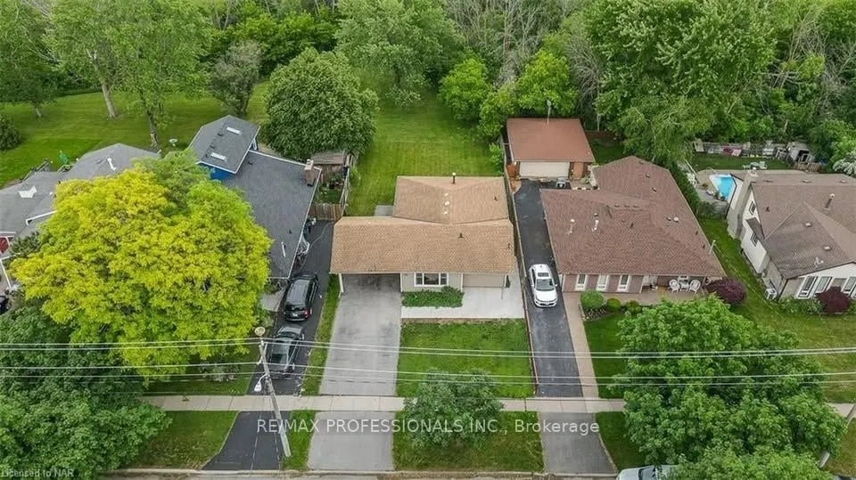35 Carriage Road, #Upper