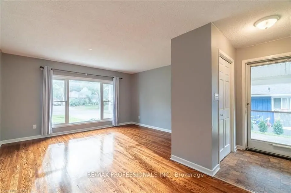 35 Carriage Road, #Upper