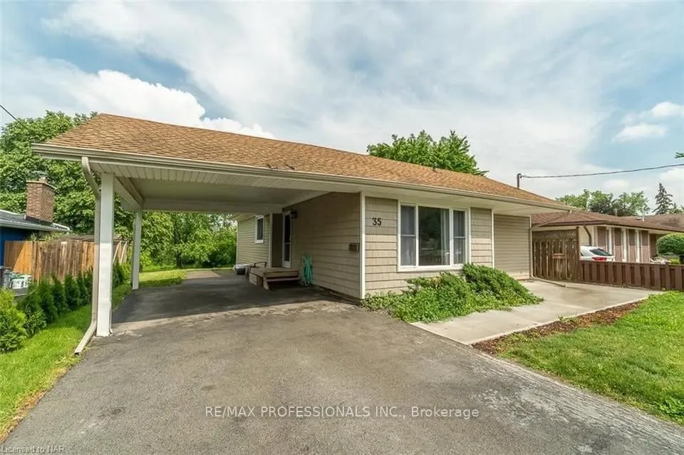35 Carriage Road, #Upper