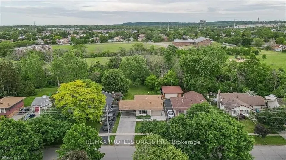 35 Carriage Road, #Upper