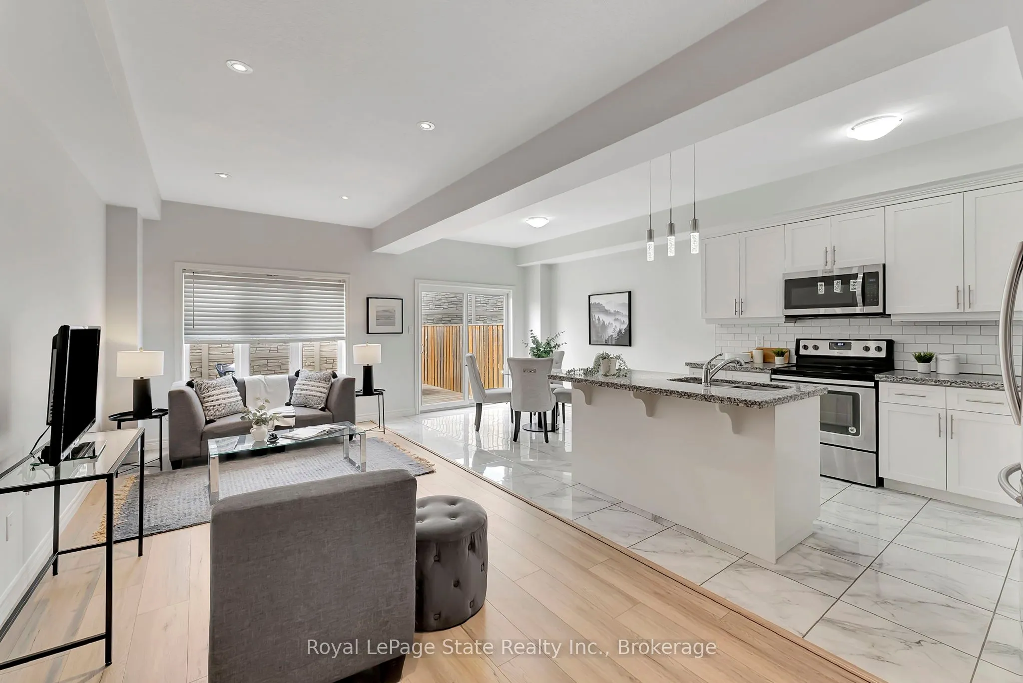 98 Shoreview Place, #18