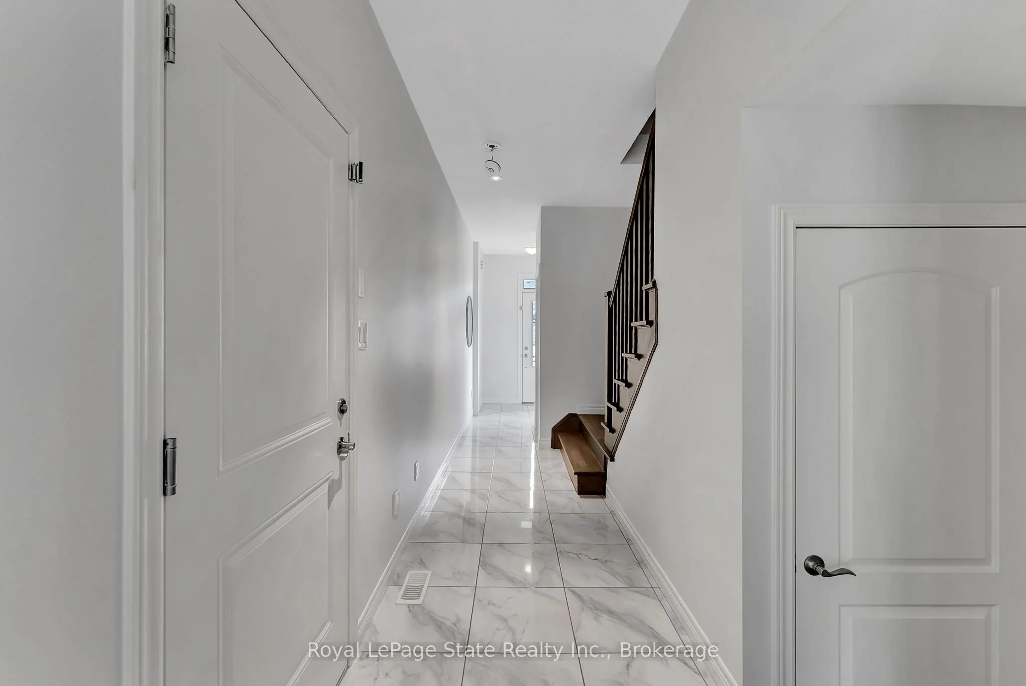98 Shoreview Place, #18