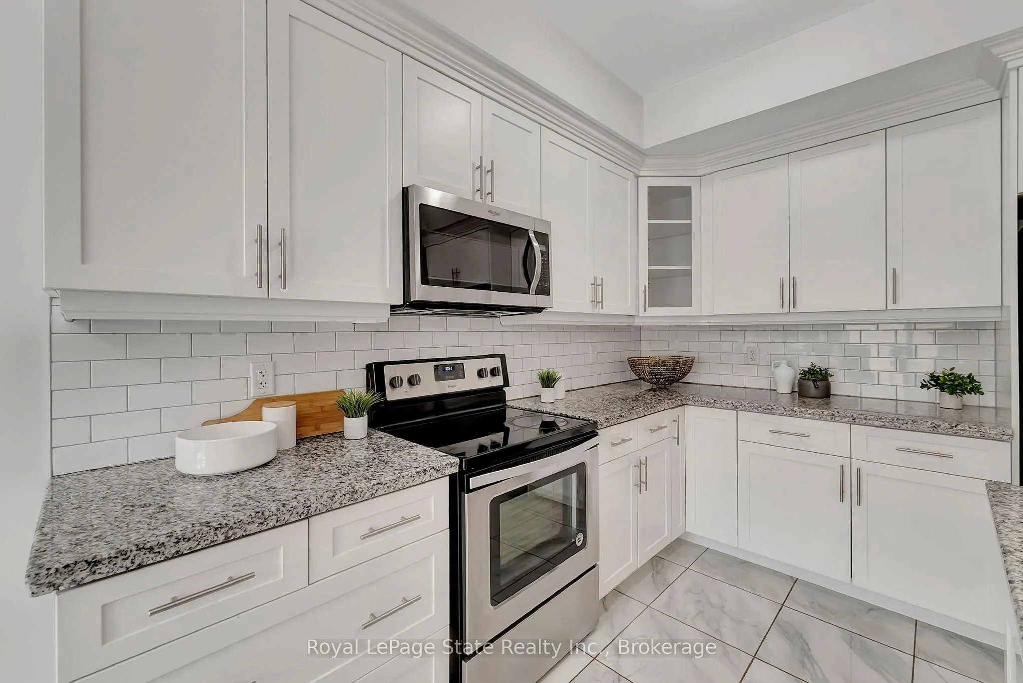 98 Shoreview Place, #18