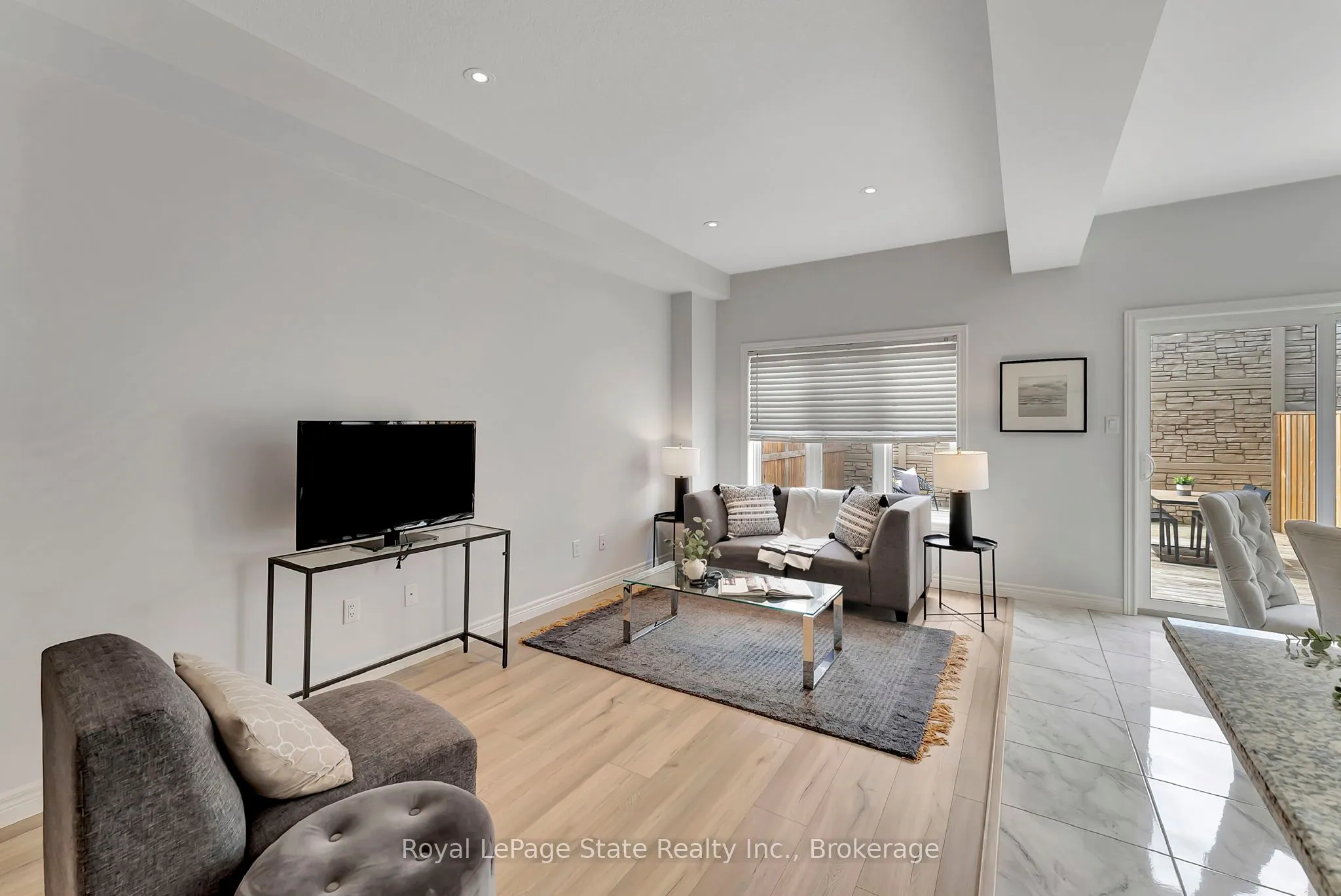 98 Shoreview Place, #18