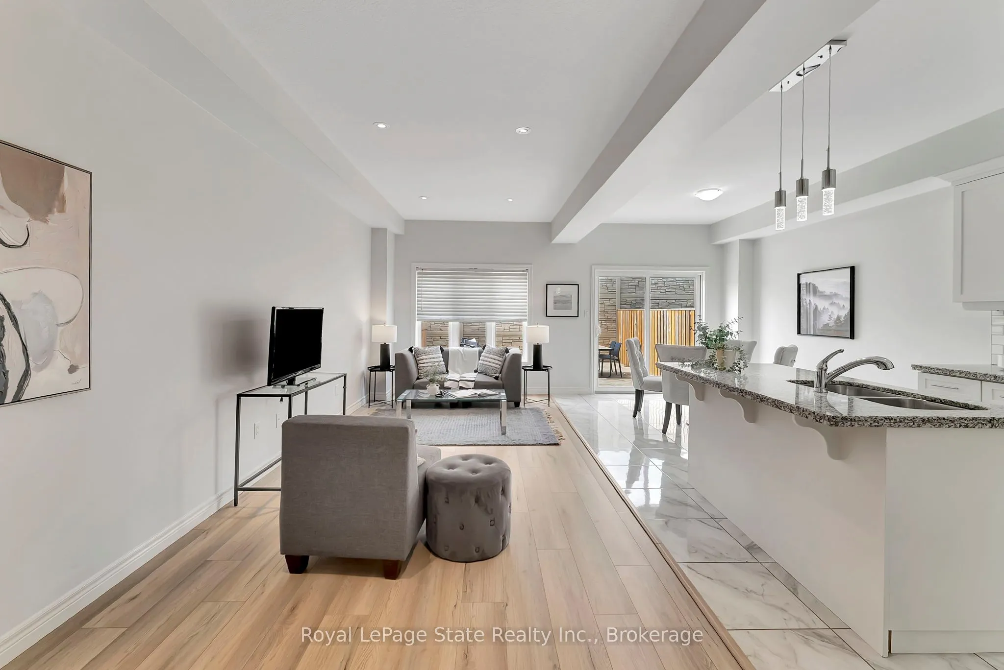 98 Shoreview Place, #18