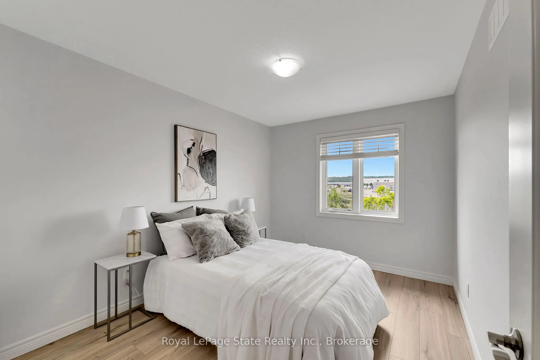98 Shoreview Place, #18