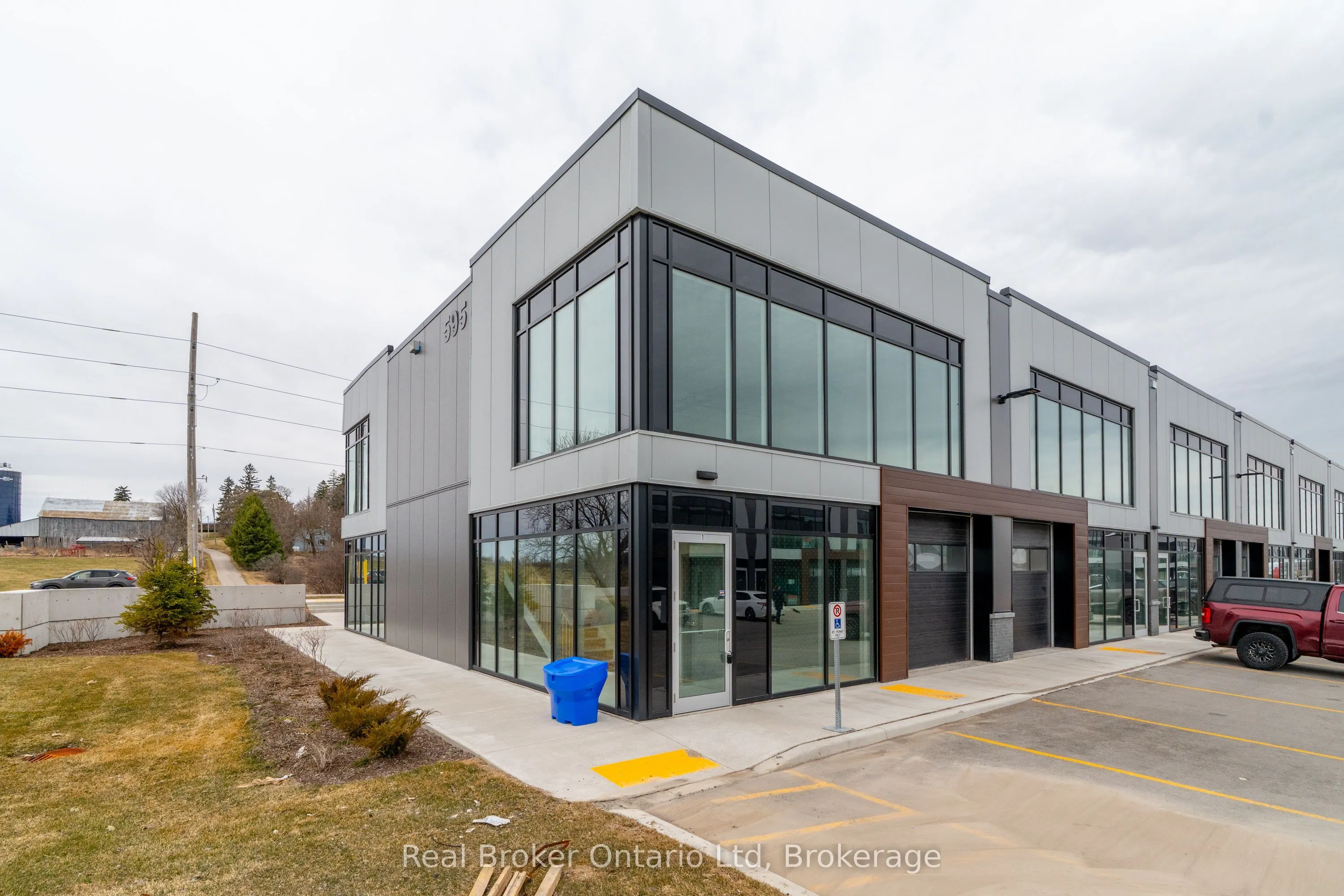 595 Hanlon Creek Boulevard, #1 - Full