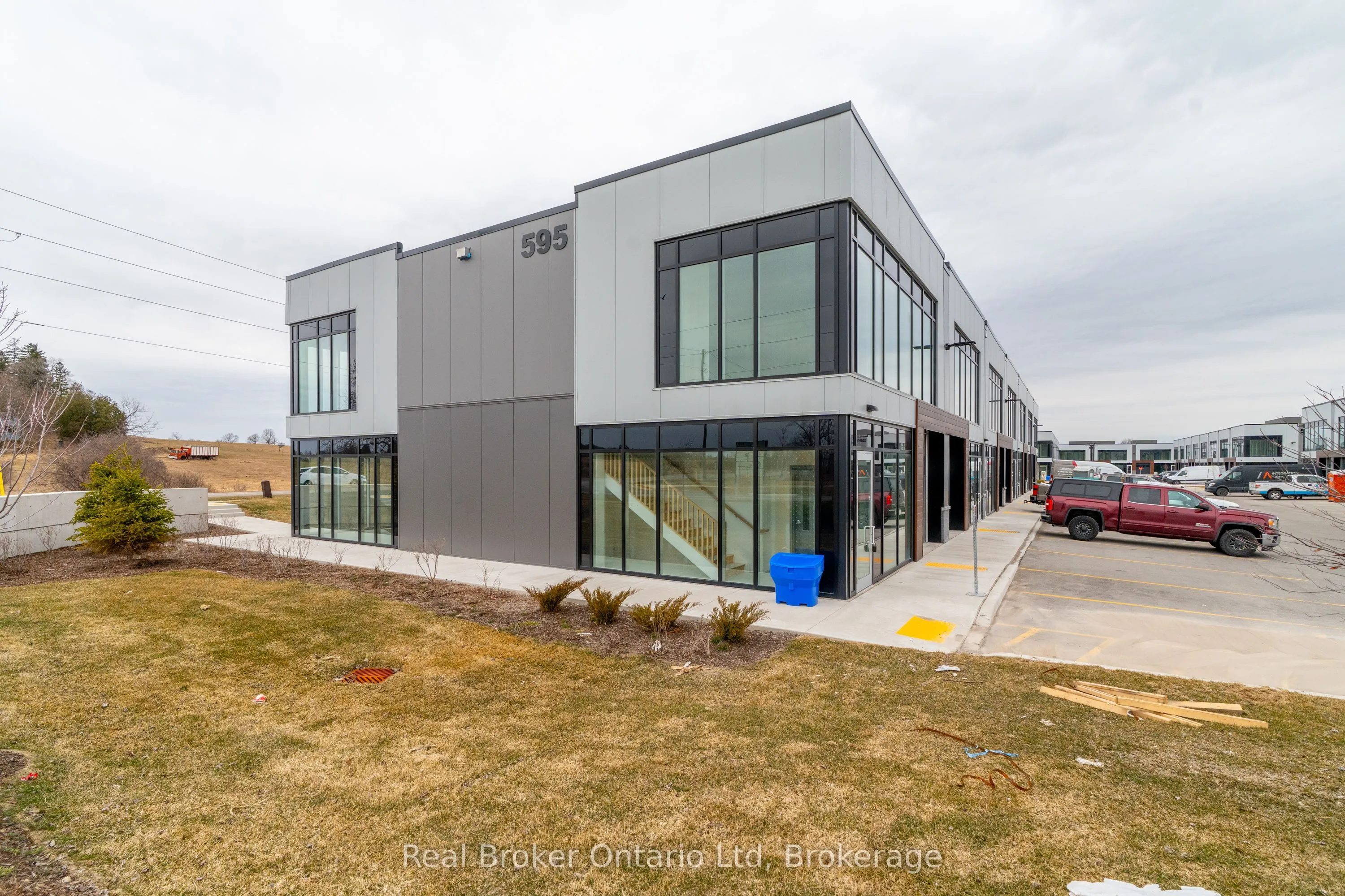 595 Hanlon Creek Boulevard, #1 - Full