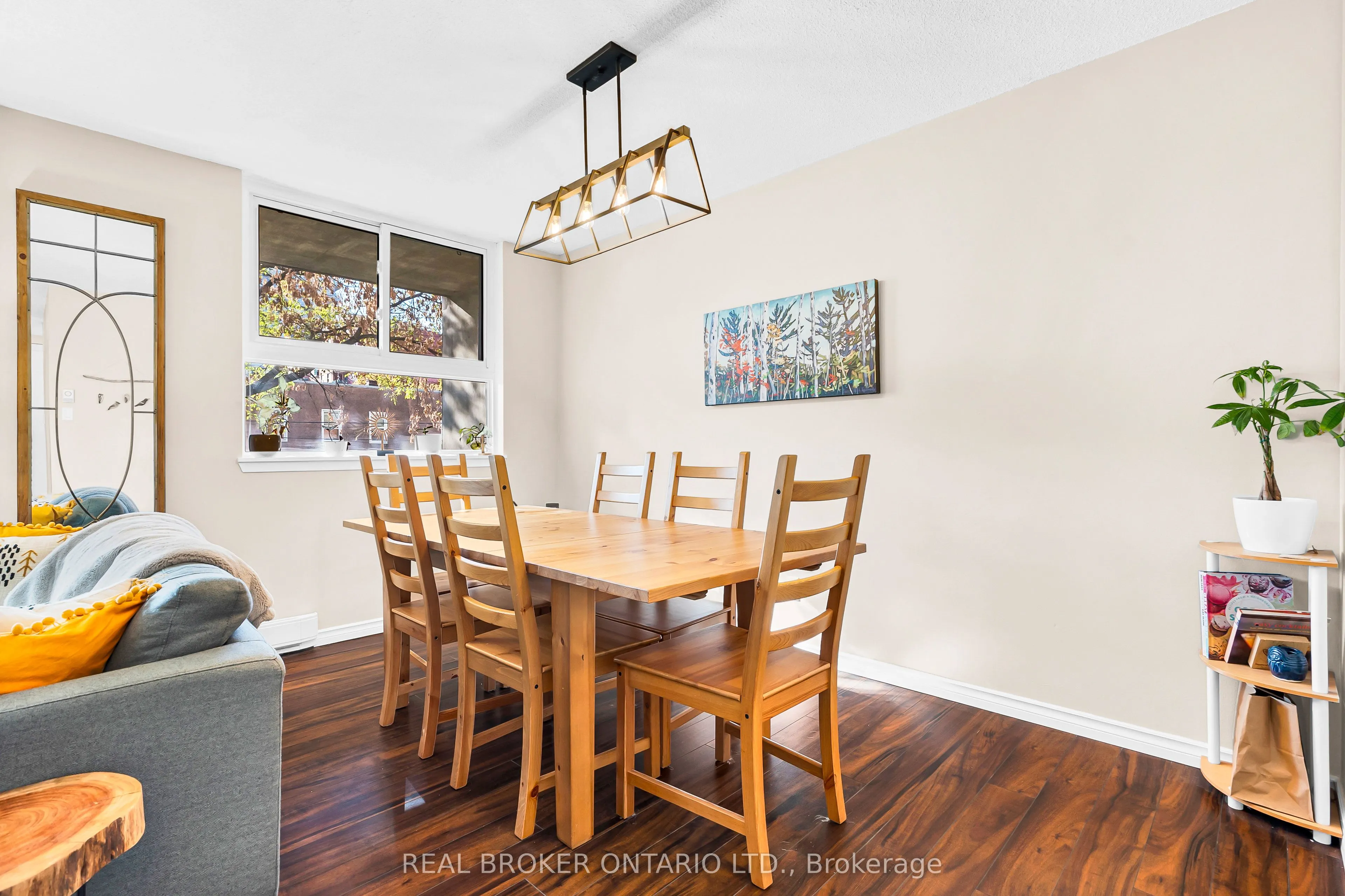 110 Forward Avenue, #209