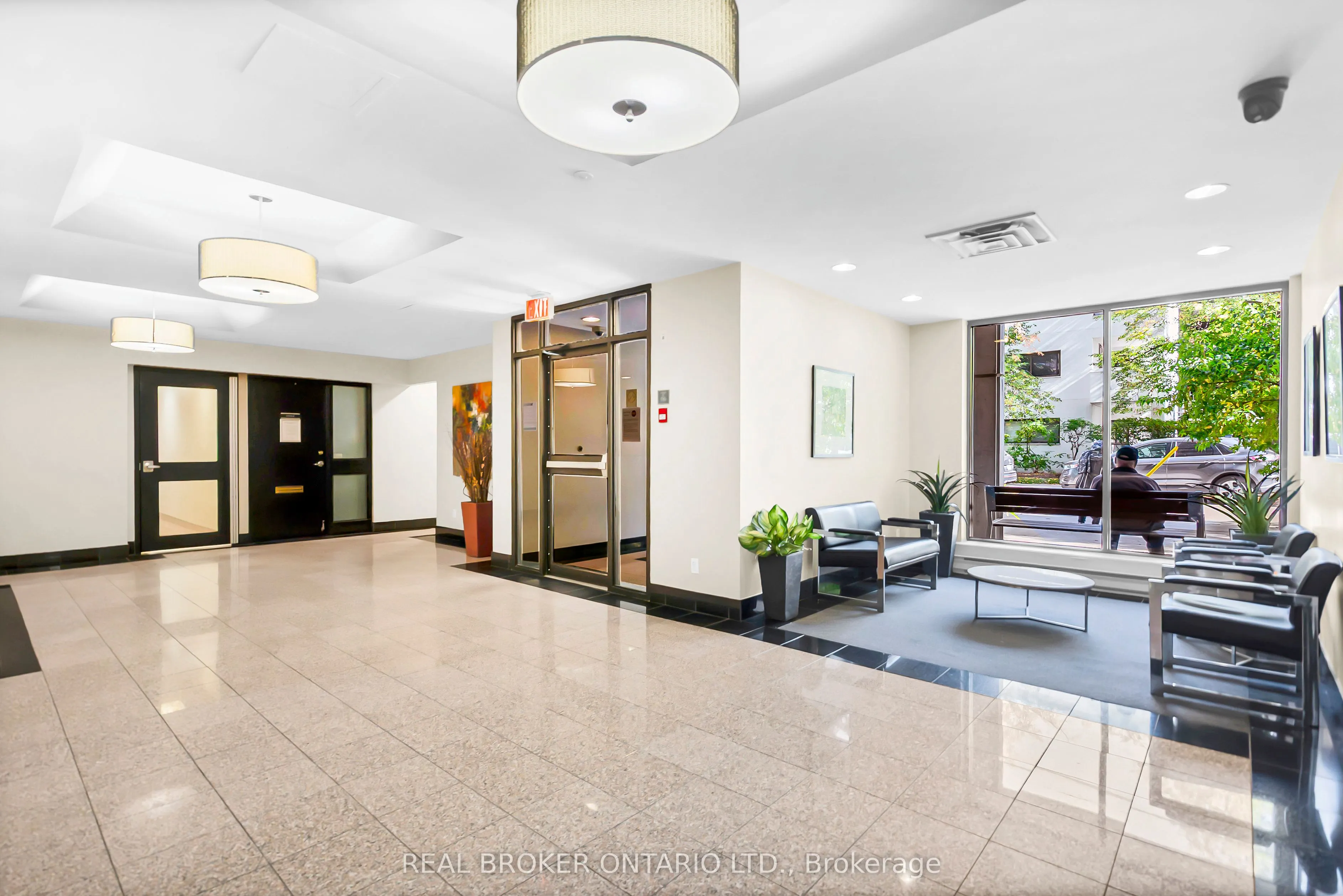 110 Forward Avenue, #209