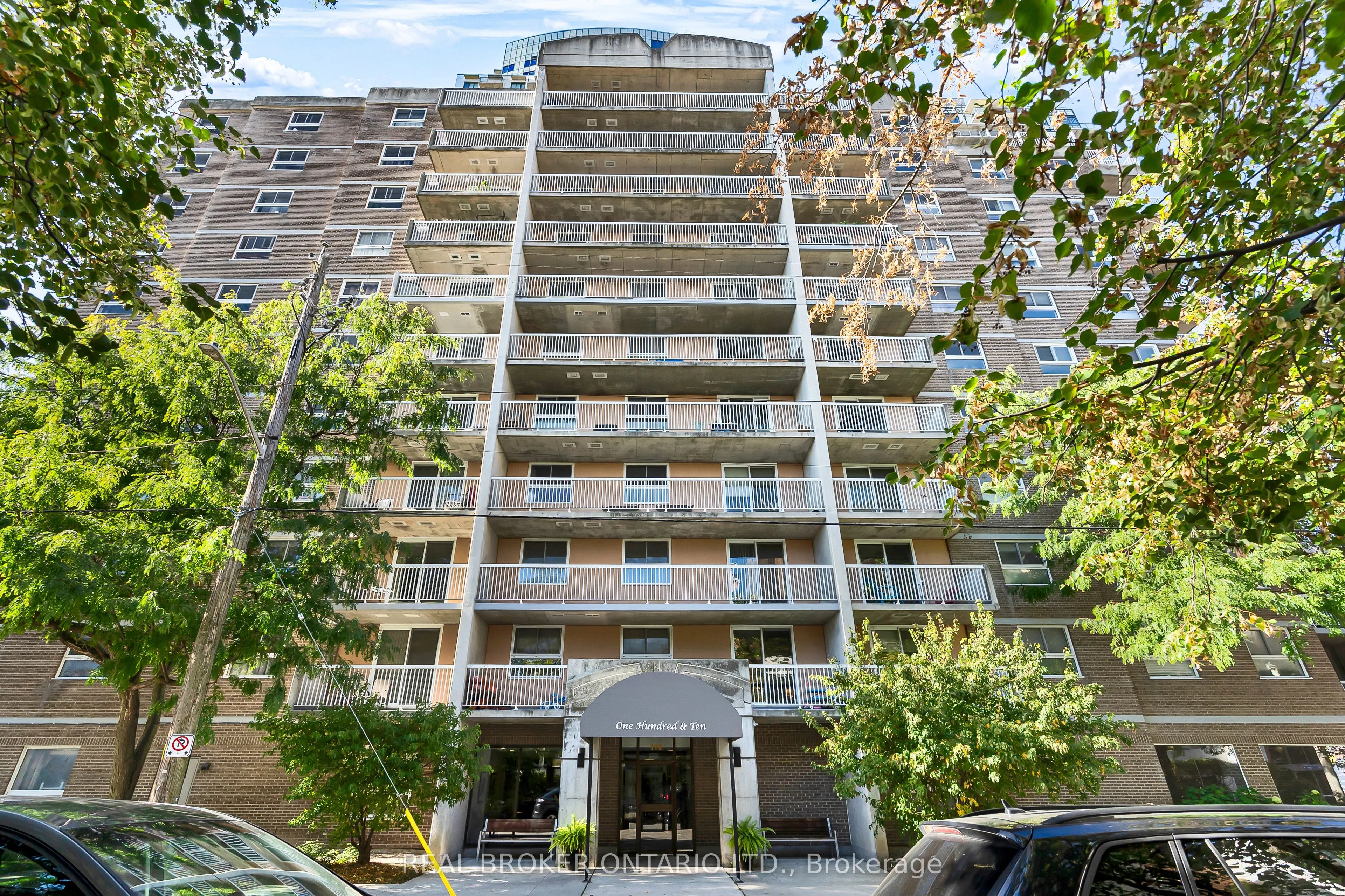 110 Forward Avenue, #209