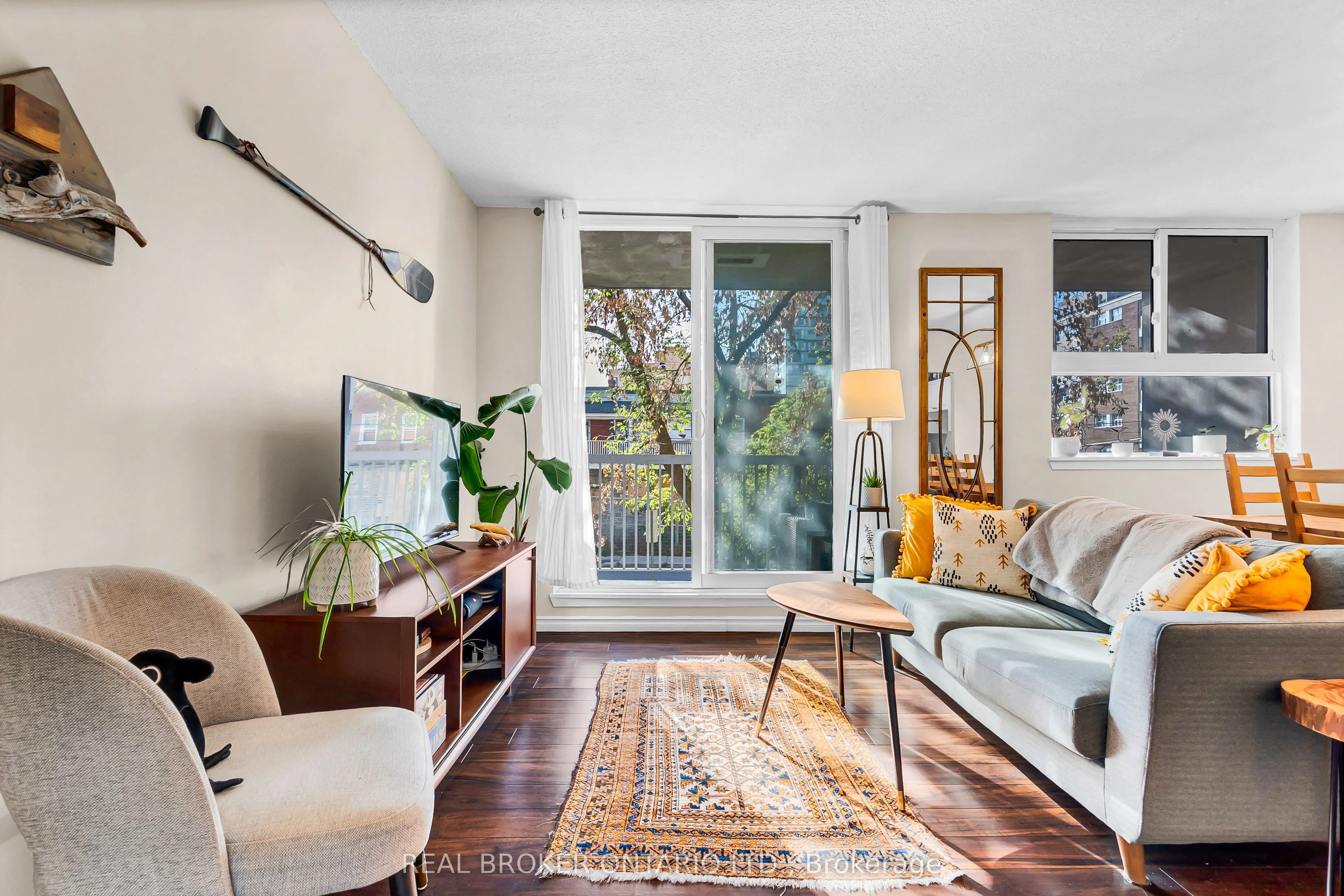 110 Forward Avenue, #209
