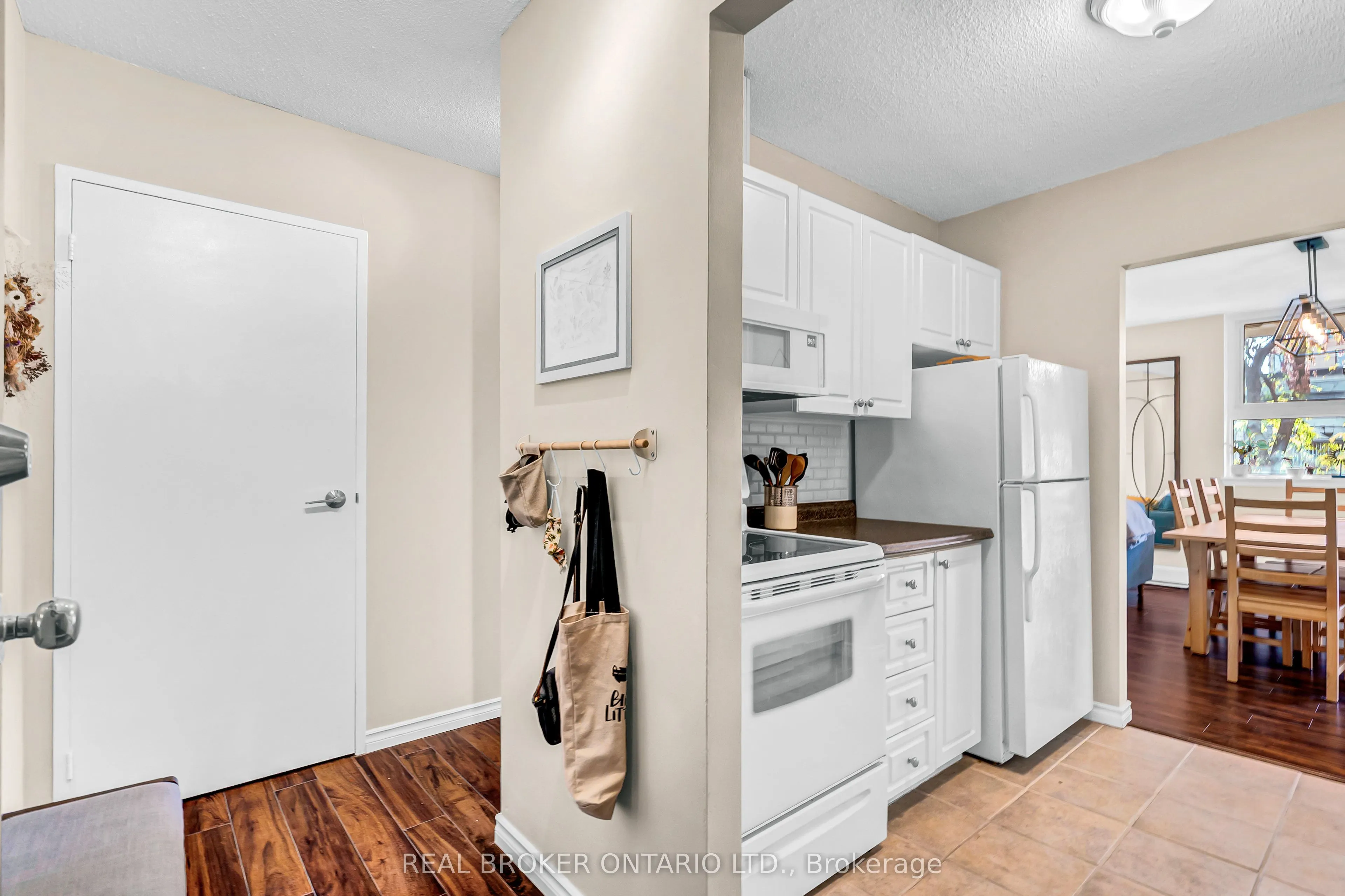 110 Forward Avenue, #209