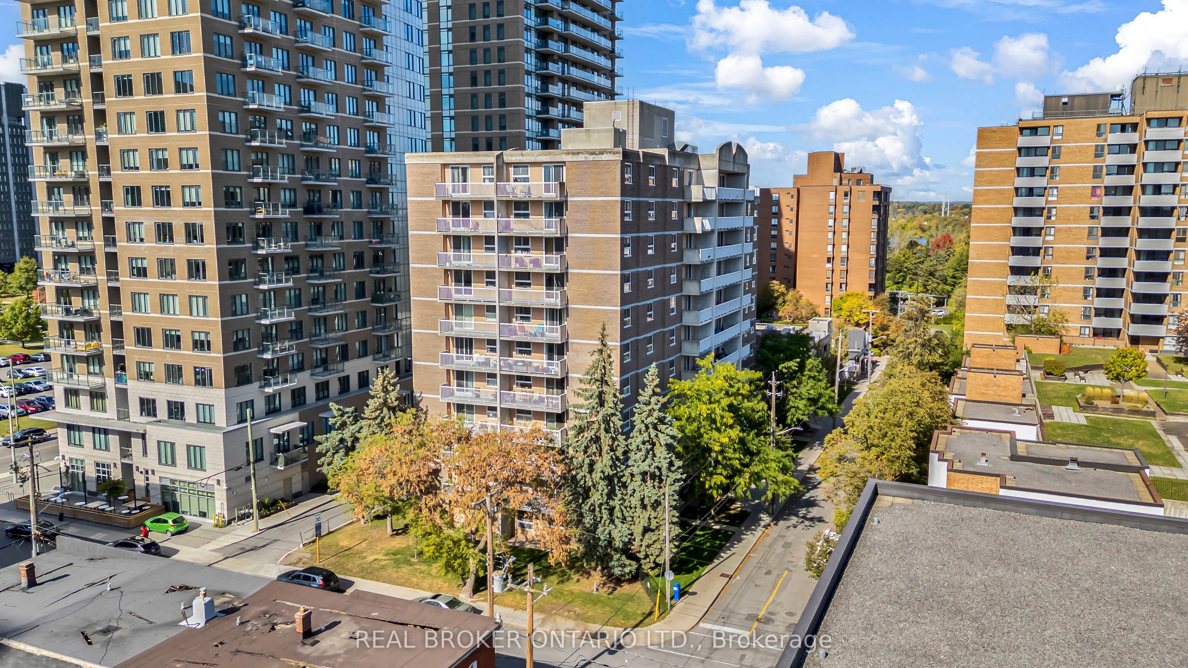 110 Forward Avenue, #209