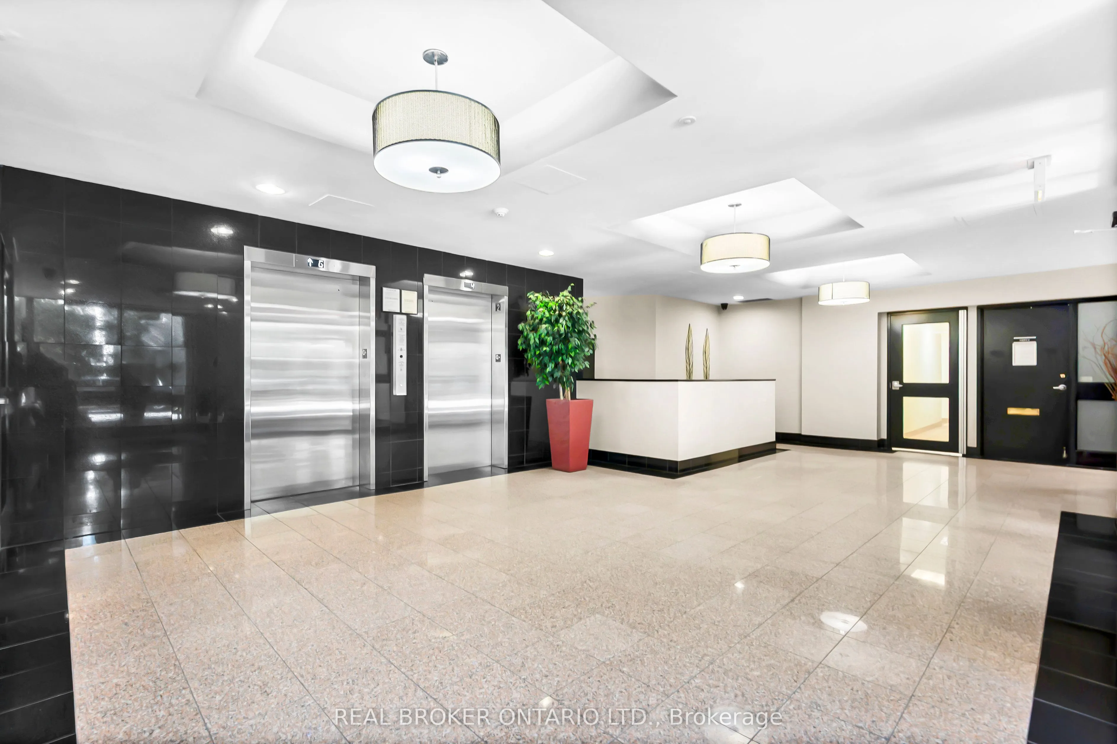 110 Forward Avenue, #209