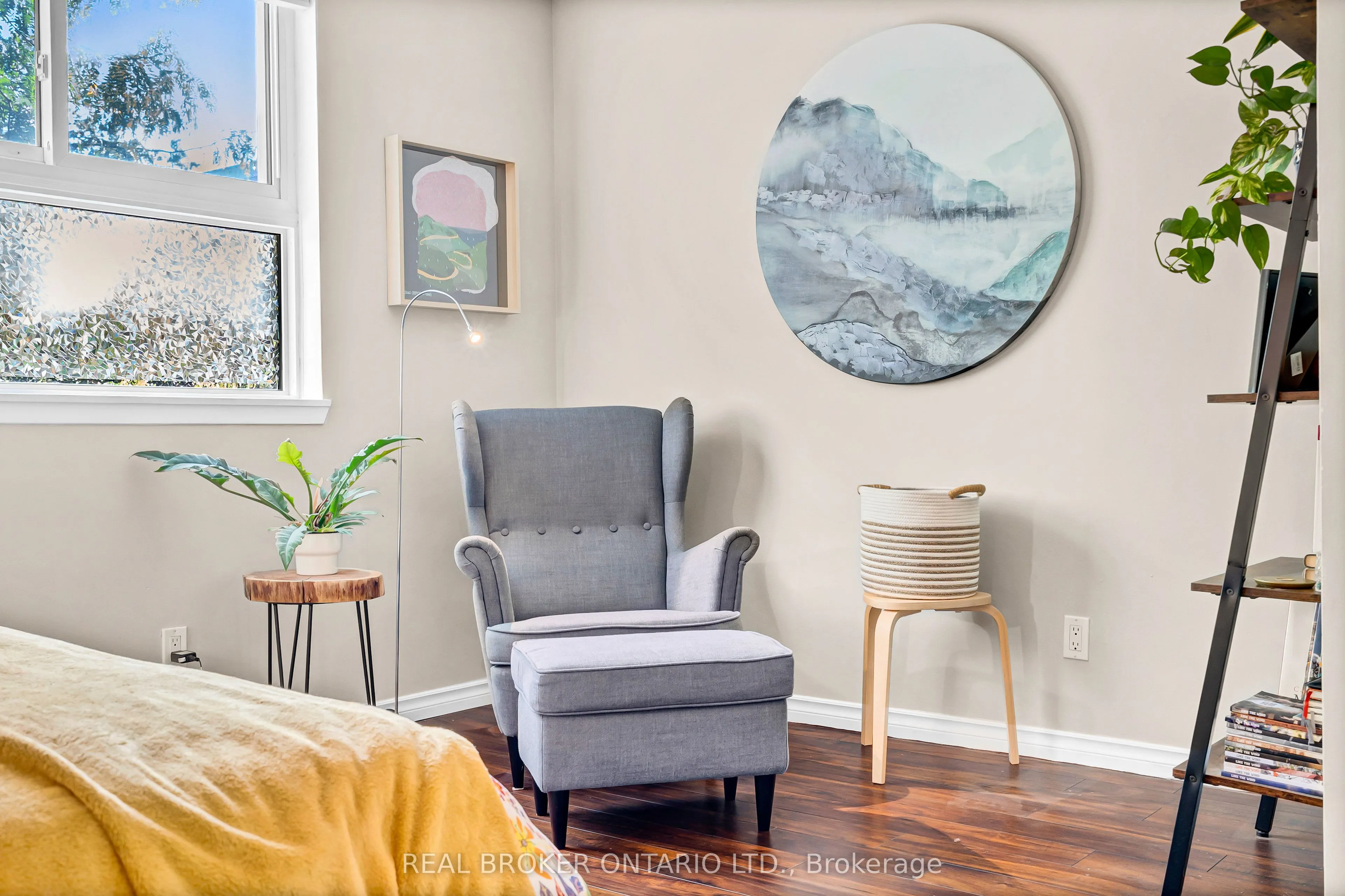 110 Forward Avenue, #209