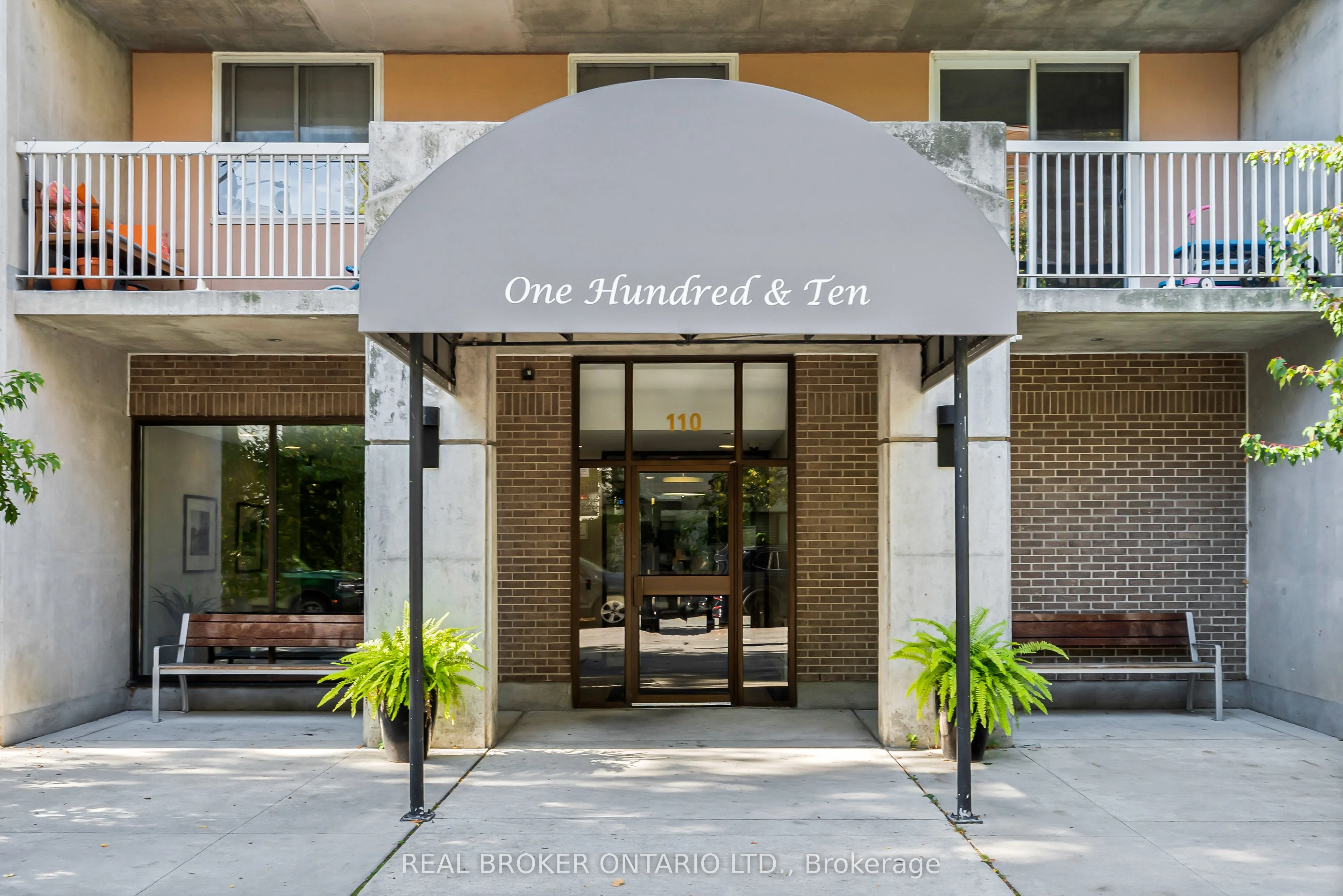 110 Forward Avenue, #209