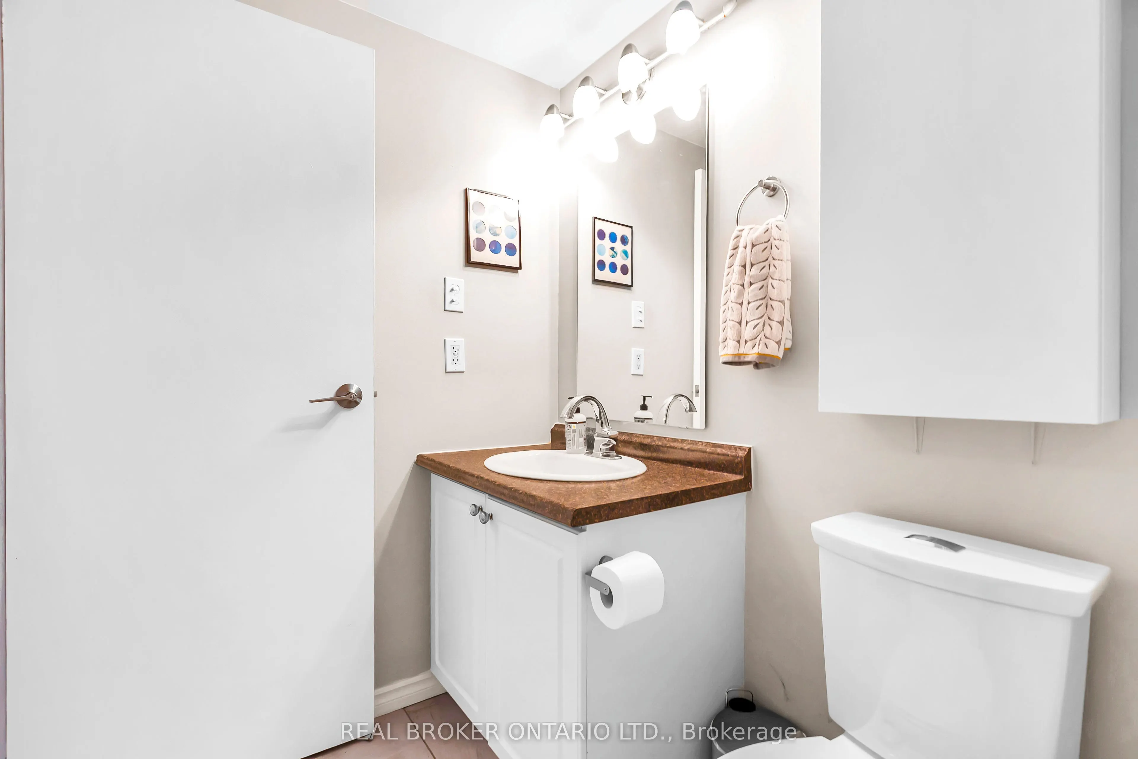 110 Forward Avenue, #209
