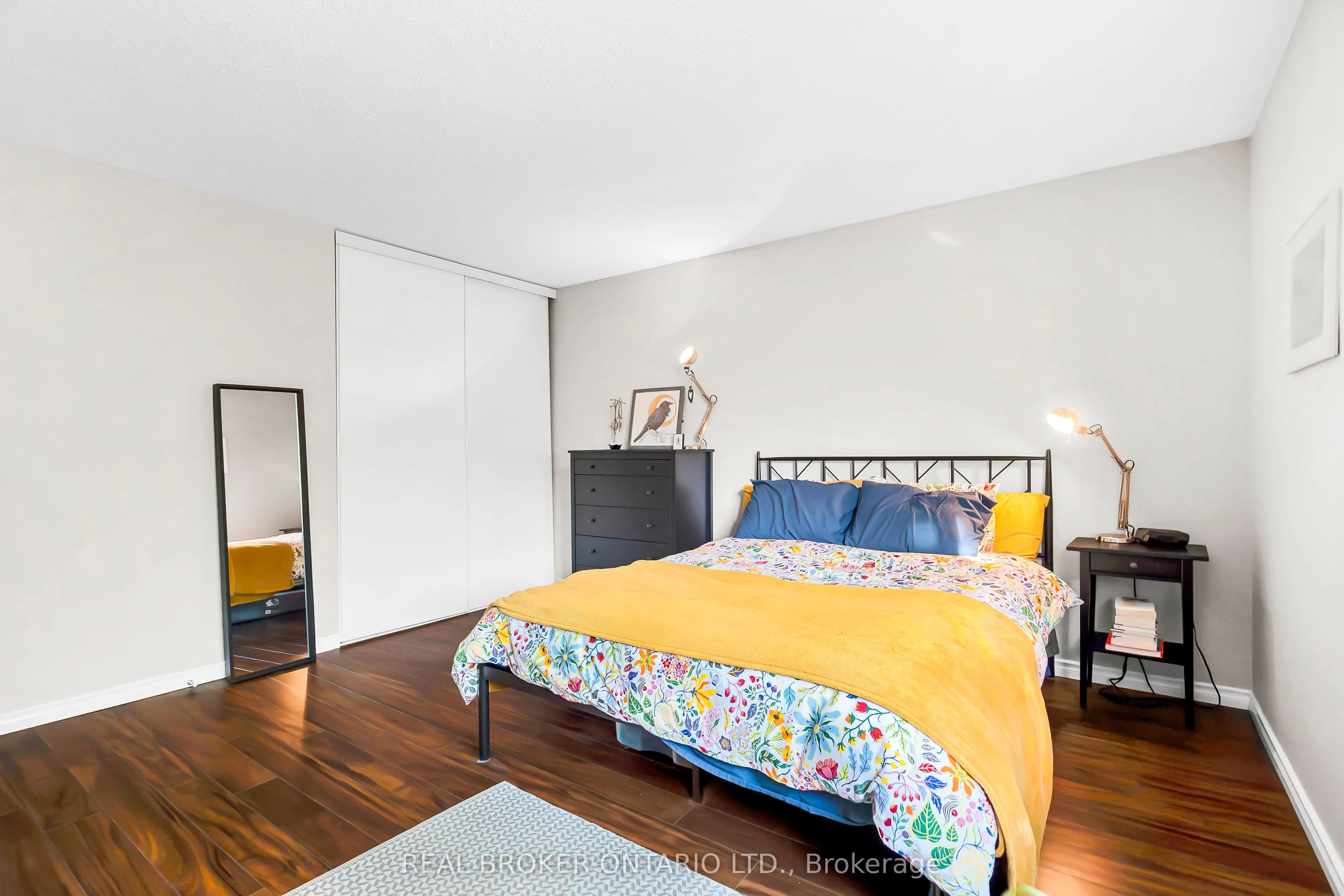 110 Forward Avenue, #209