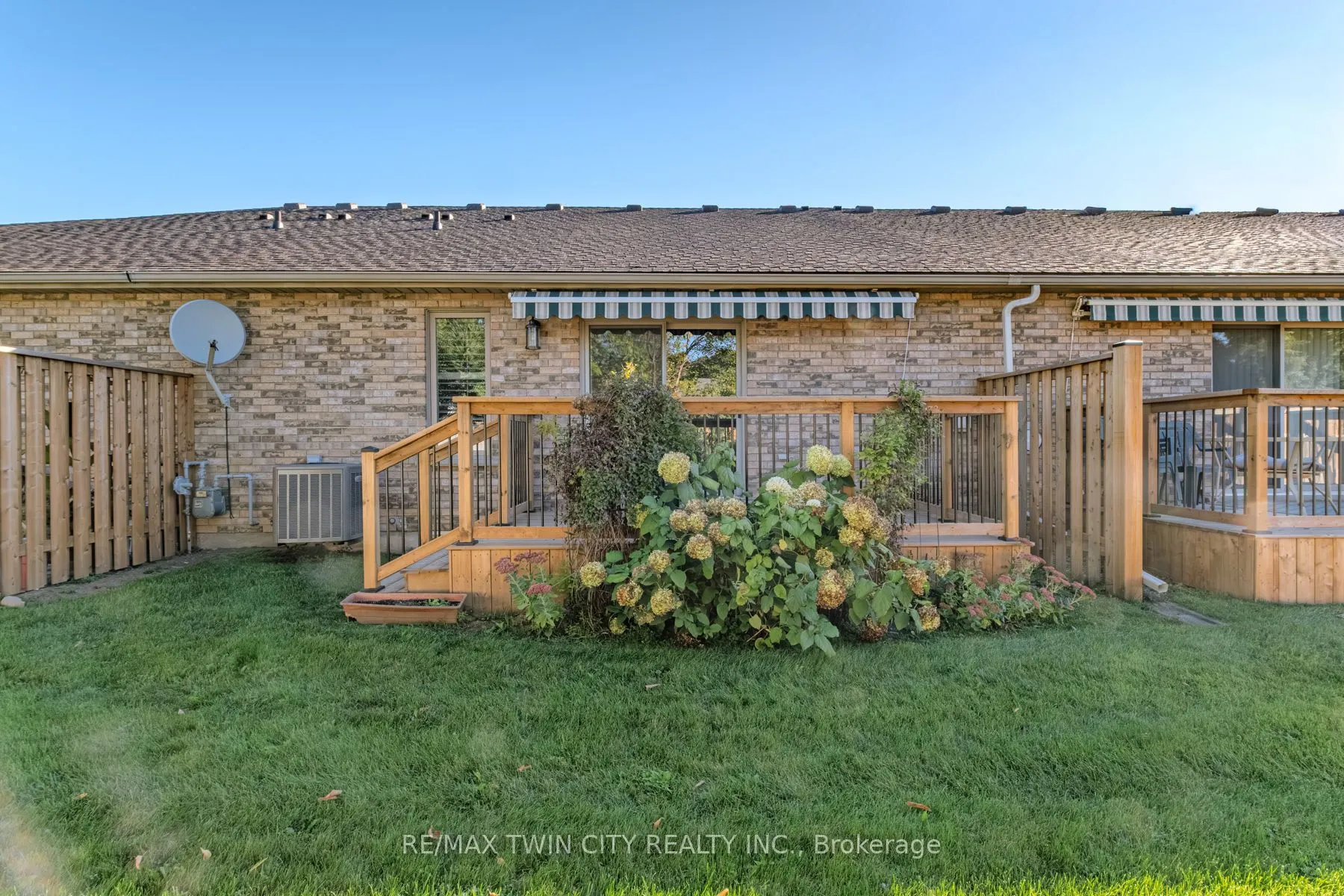 110 Somerset Road W, #9