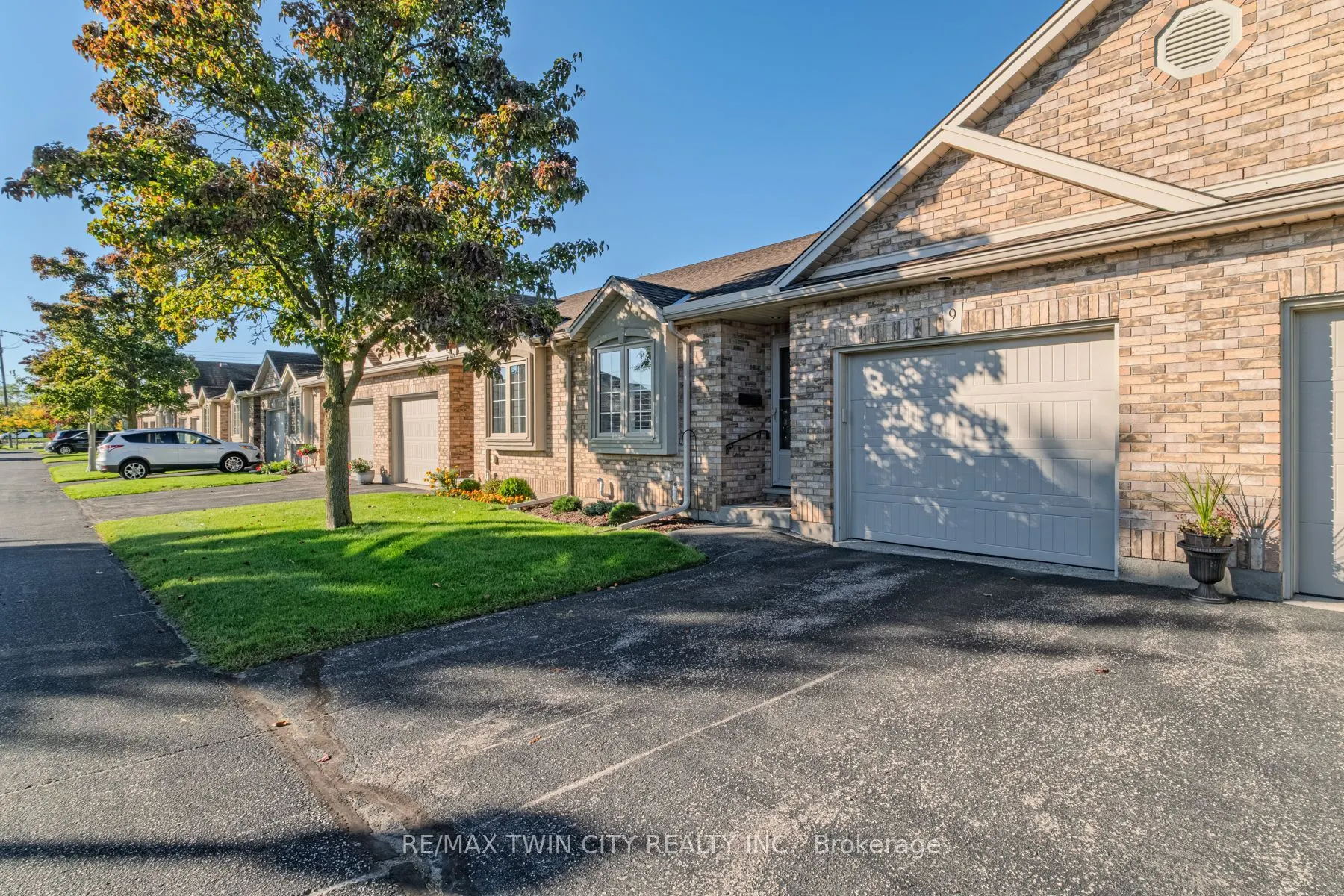 110 Somerset Road W, #9