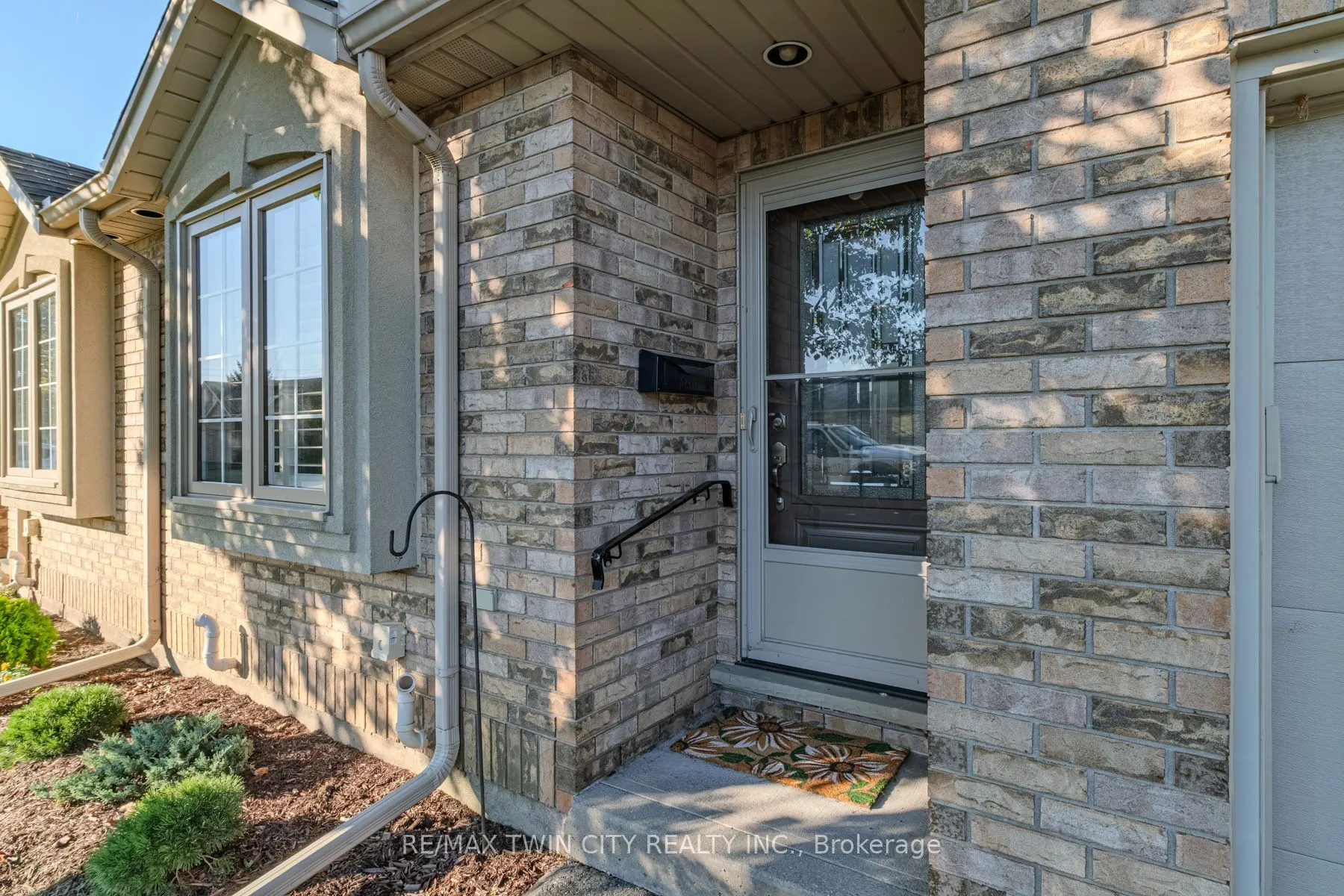 110 Somerset Road W, #9