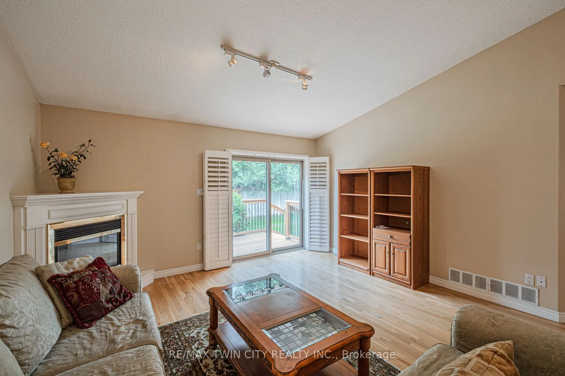 110 Somerset Road W, #9