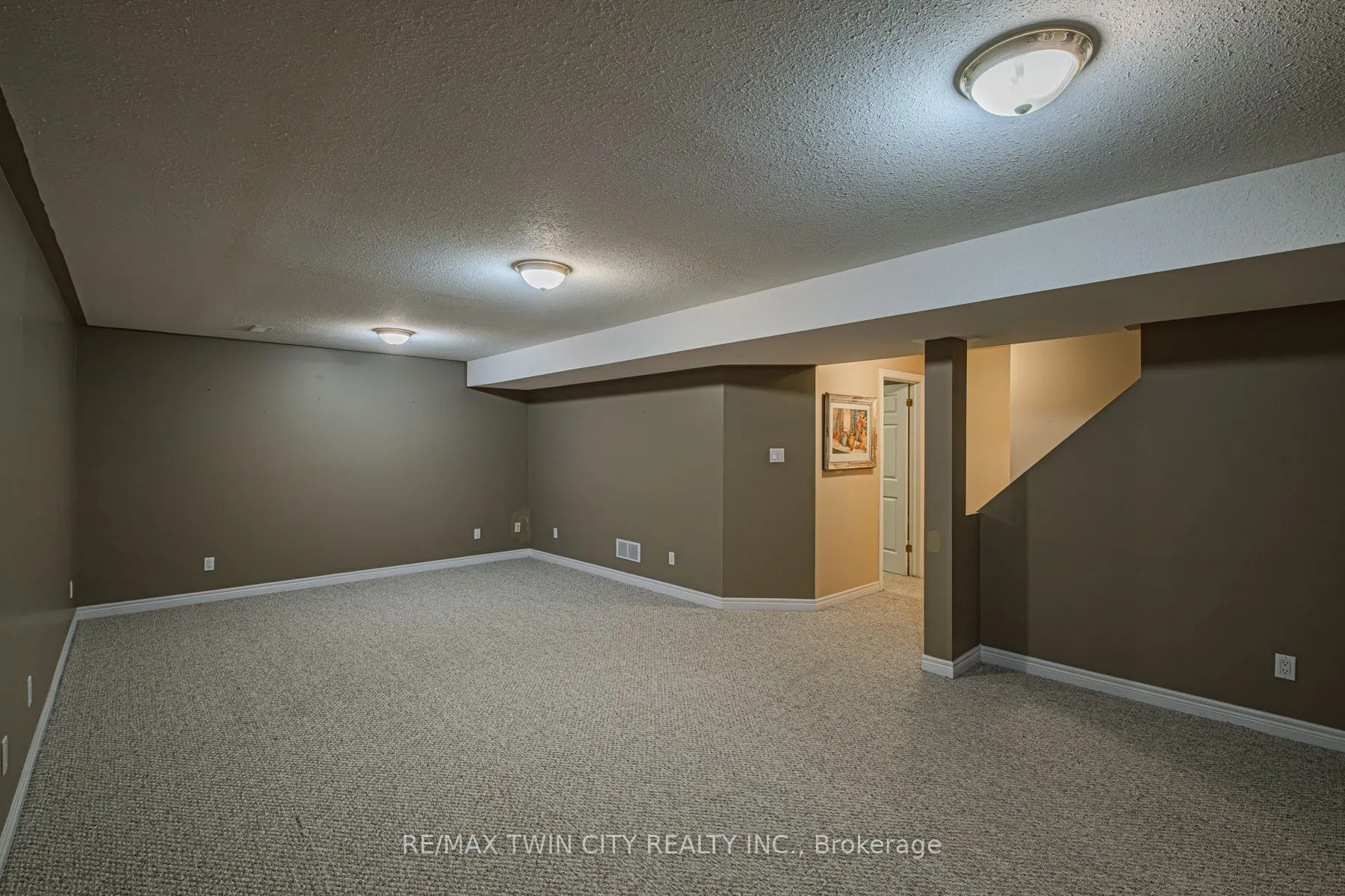 110 Somerset Road W, #9