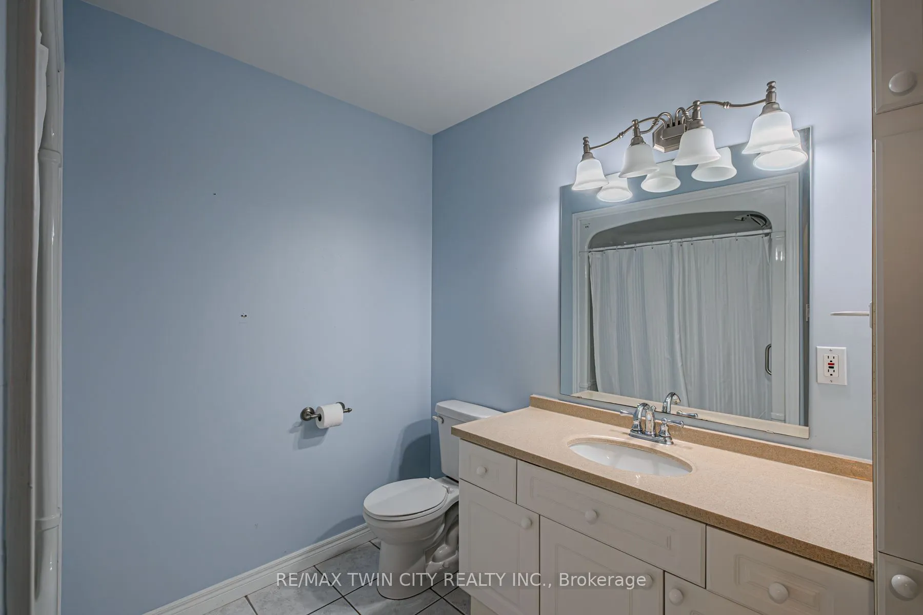 110 Somerset Road W, #9