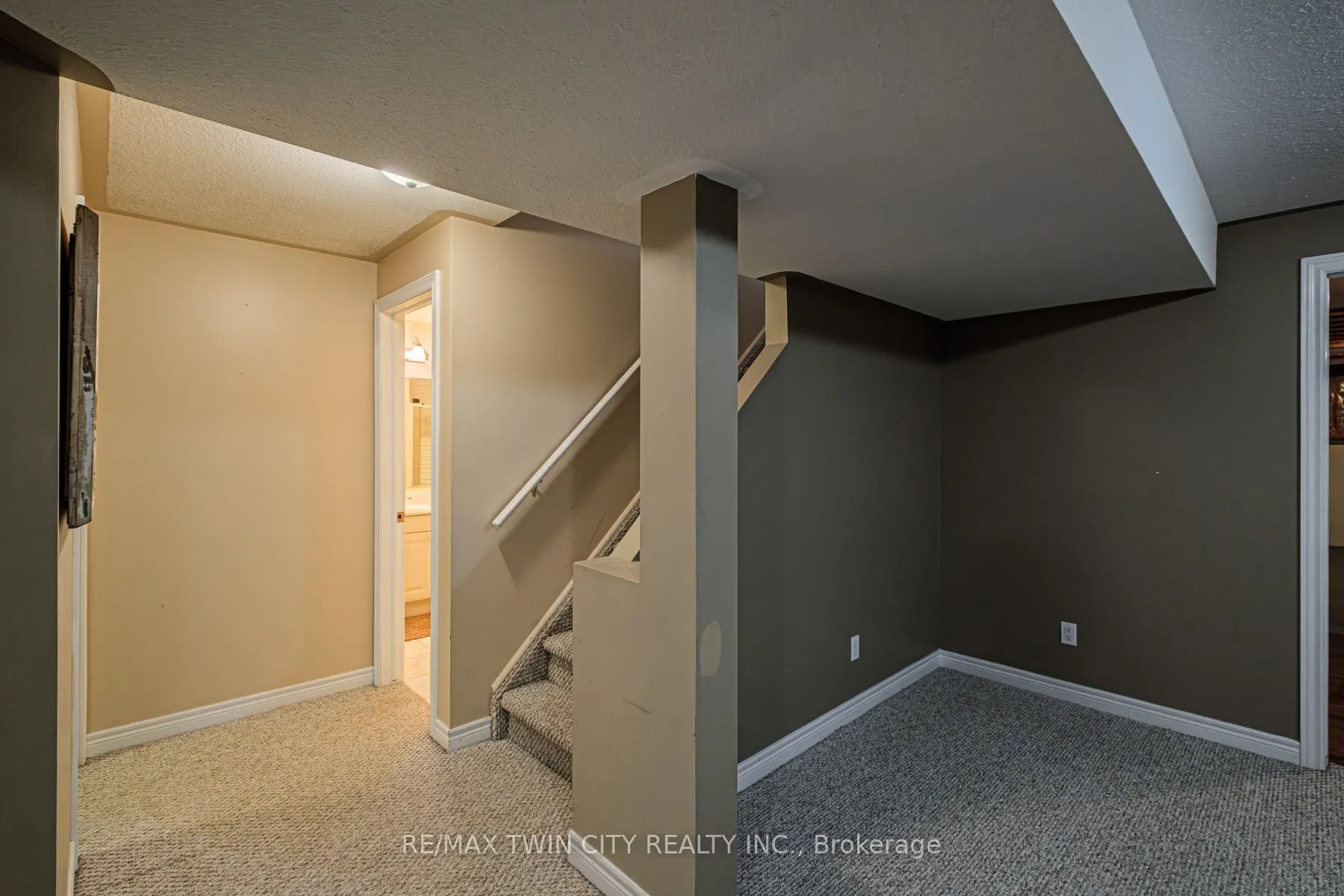 110 Somerset Road W, #9