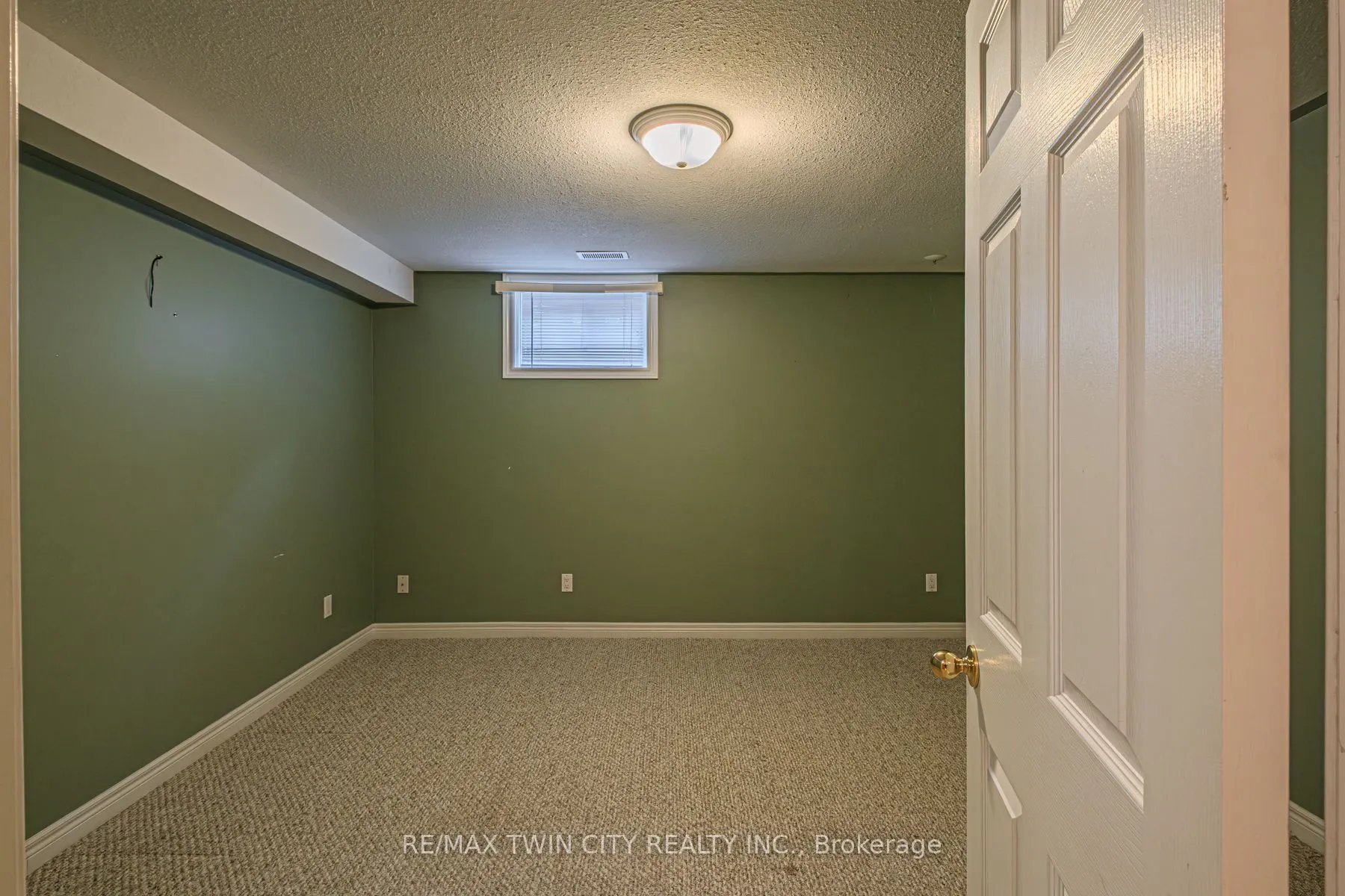 110 Somerset Road W, #9